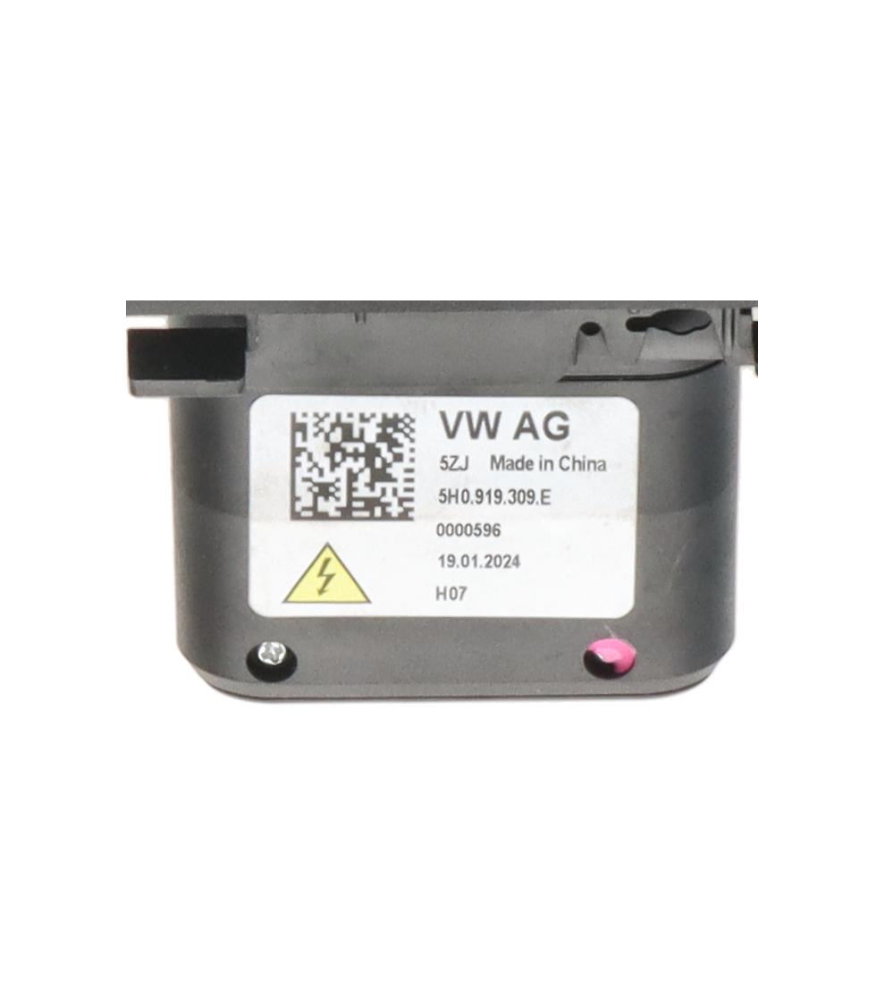 230V-Anschluss VW Passat B9 Variant (CJ5) 1.5 eTSI  110 kW  150 PS (10.2023-> )