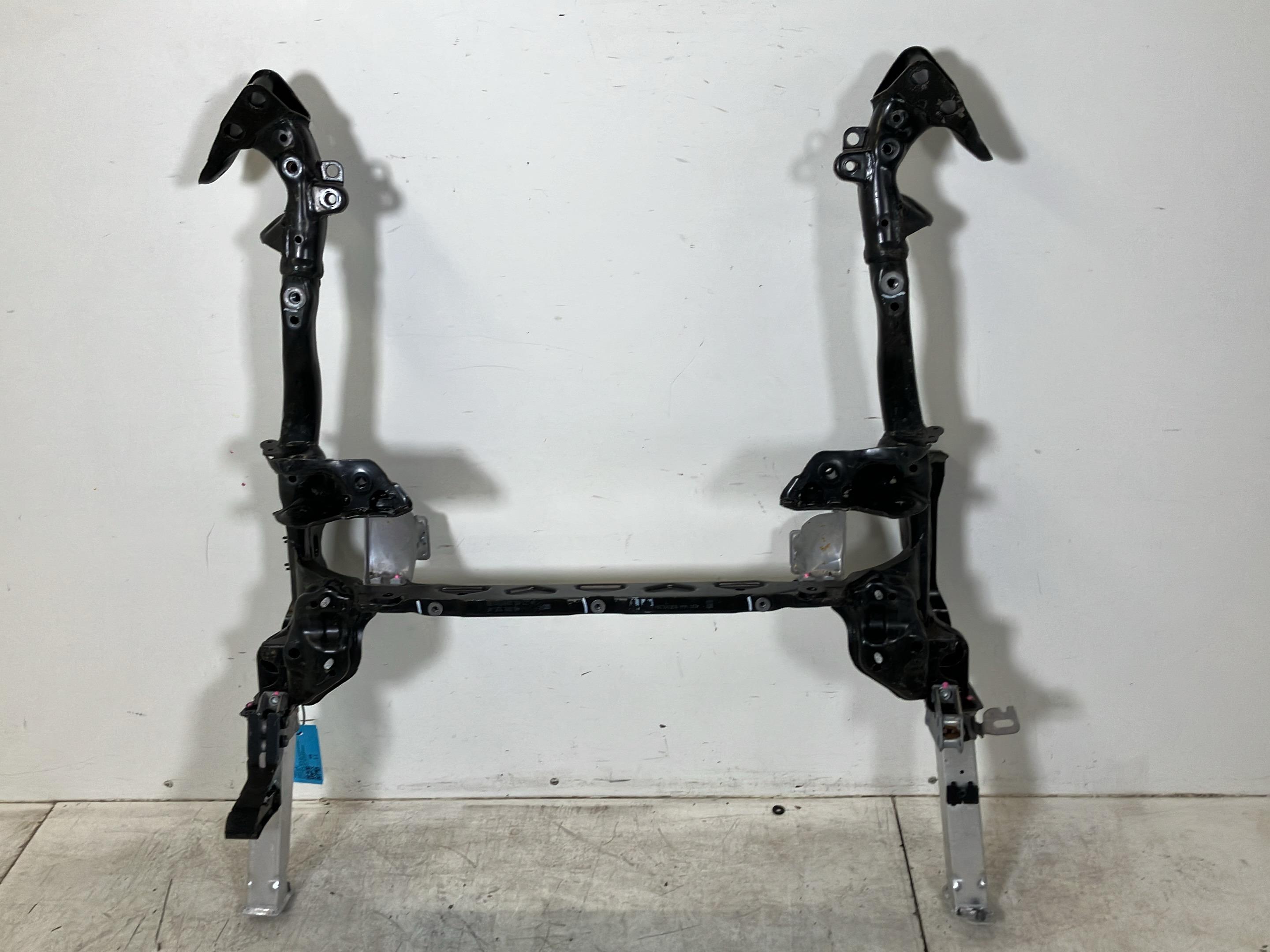Support d'essieu avant AUDI A8 (4H) 3.0 TDI quattro  190 kW  258 PS (10.2013-01.2018)