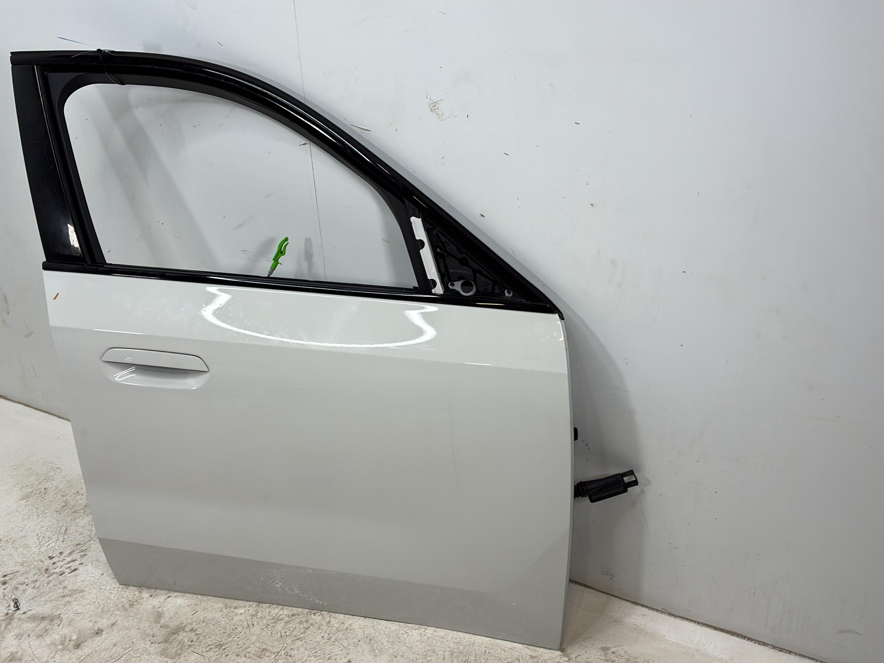 Door right front BMW X1 (U11) xDrive 25e Plug-in-Hybrid  180 kW  245 PS (07.2022-> )