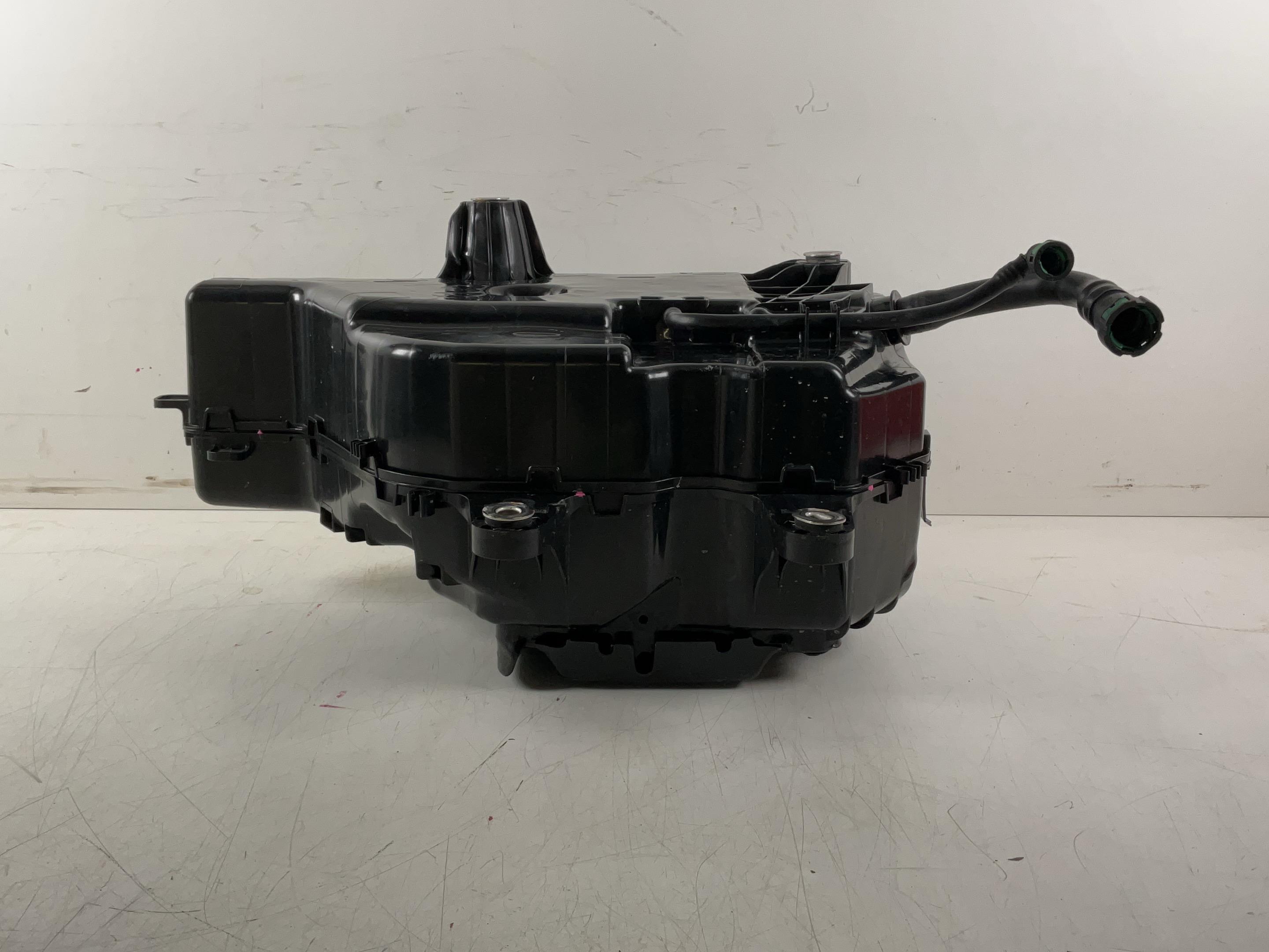 Tank AdBlue FORD Transit V363 Bus (FAD, FBD) 2.0 EcoBlue  121 kW  165 PS (07.2023-> )