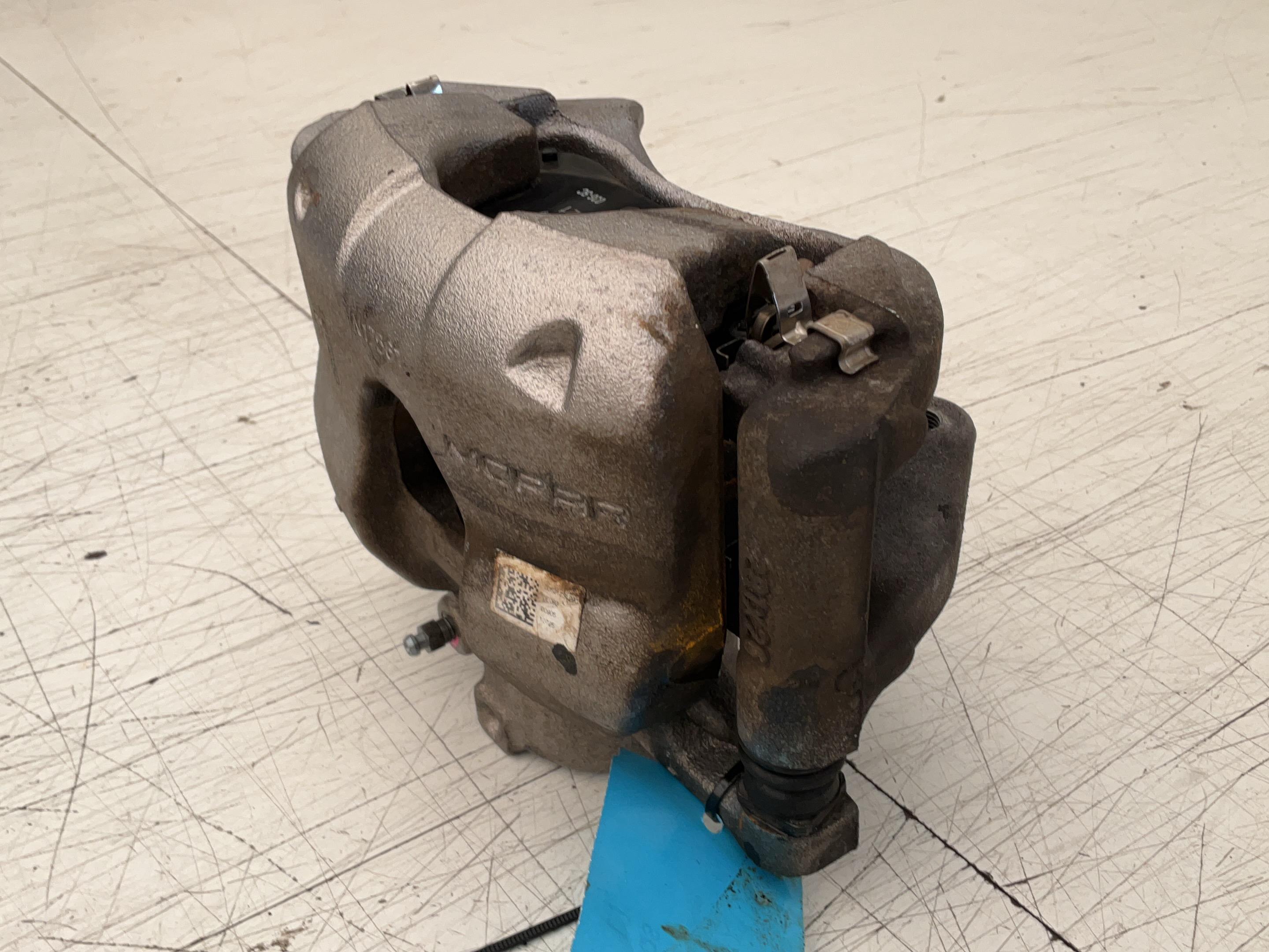 Bremssattel links vorne FIAT 500e Cabriolet (332) Elektro  87 kW  118 PS (10.2020-> )