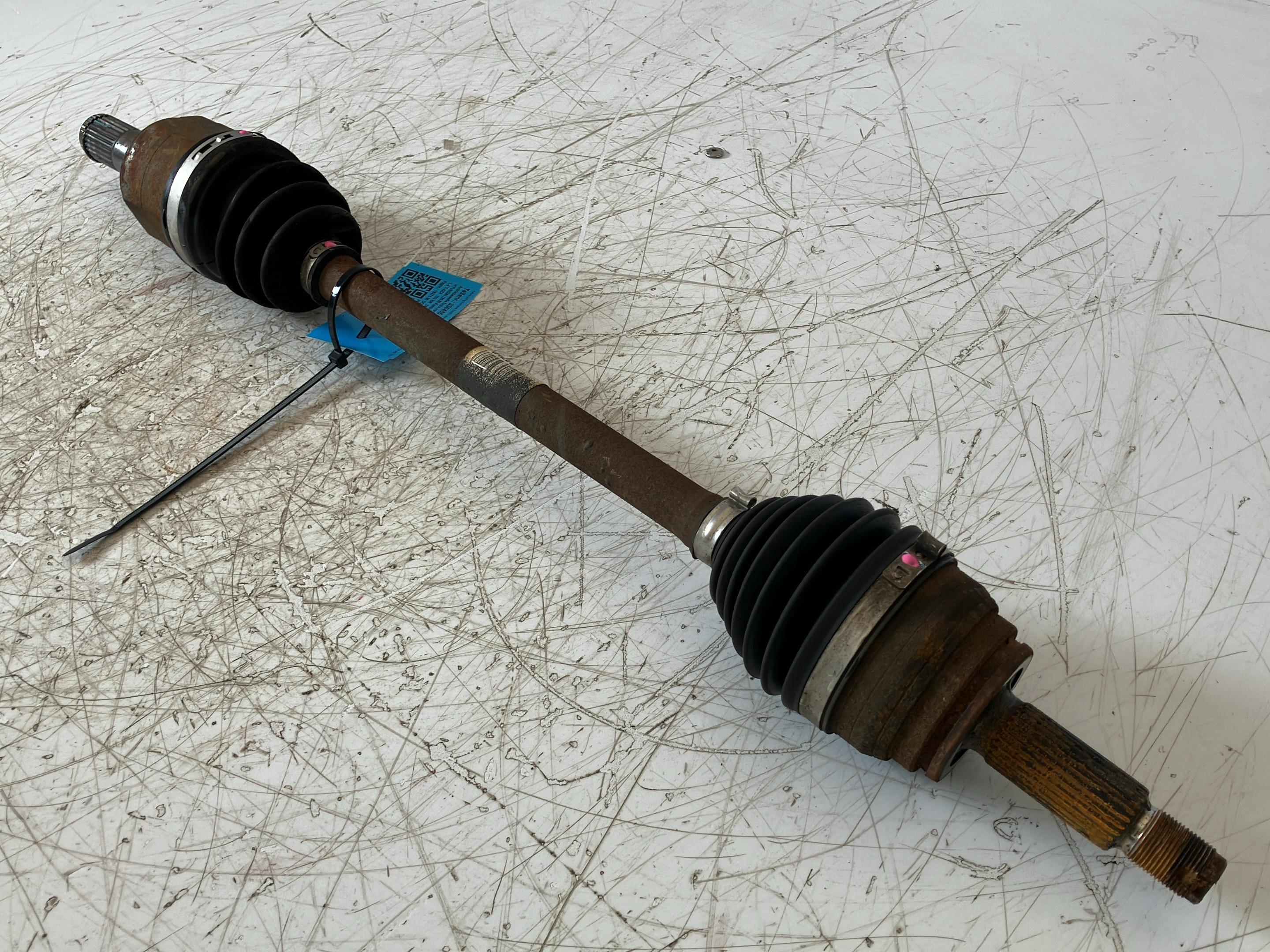 Drive shaft left front HYUNDAI i30 III Fastback (PDE, PDEN) 1.4 T-GDI  103 kW  140 PS (06.2017-> )