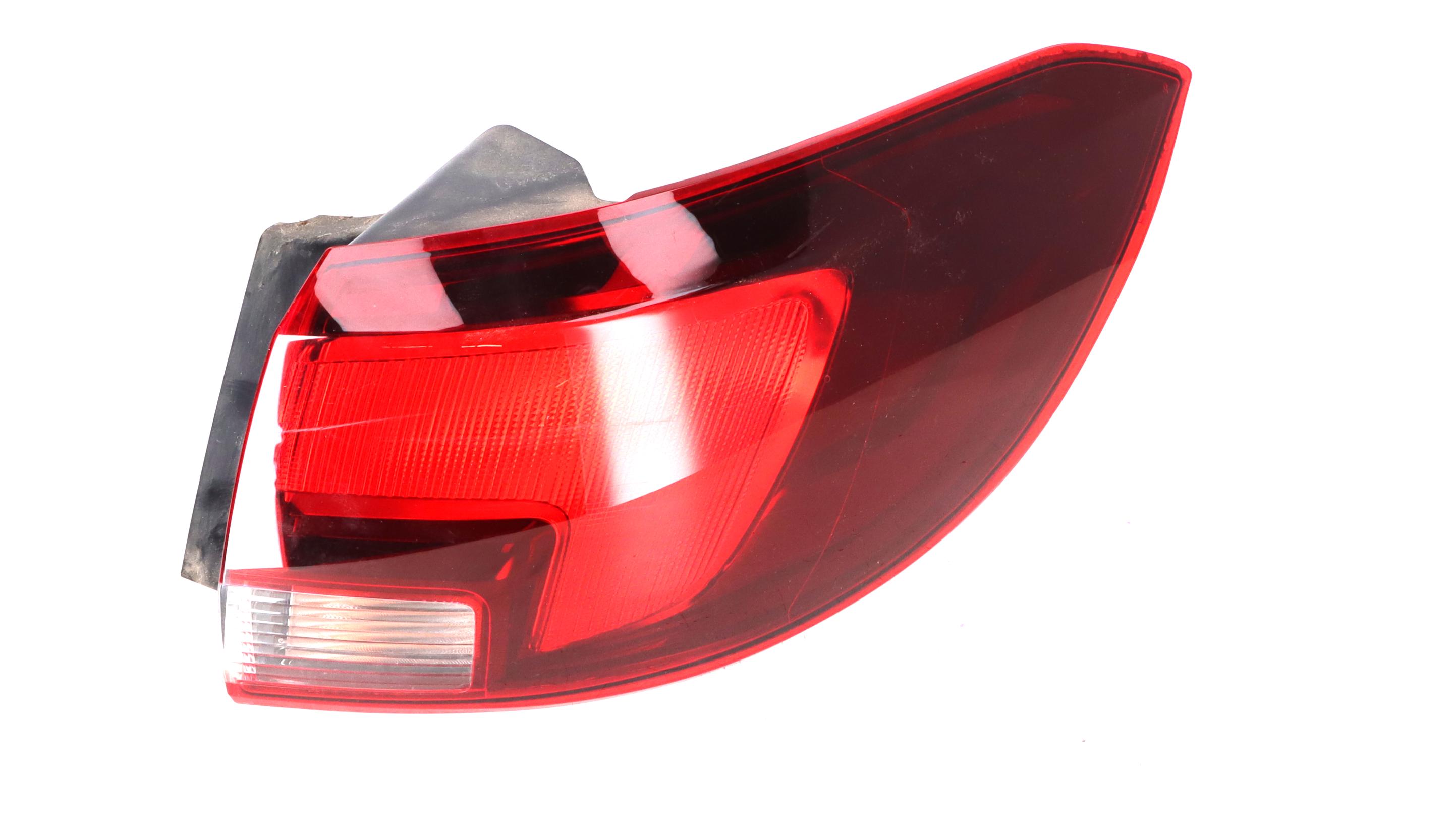 Lampă spate exterior dreapta OPEL Astra K Sports Tourer (B16) 1.2 Turbo  81 kW  110 PS (08.2019-> )