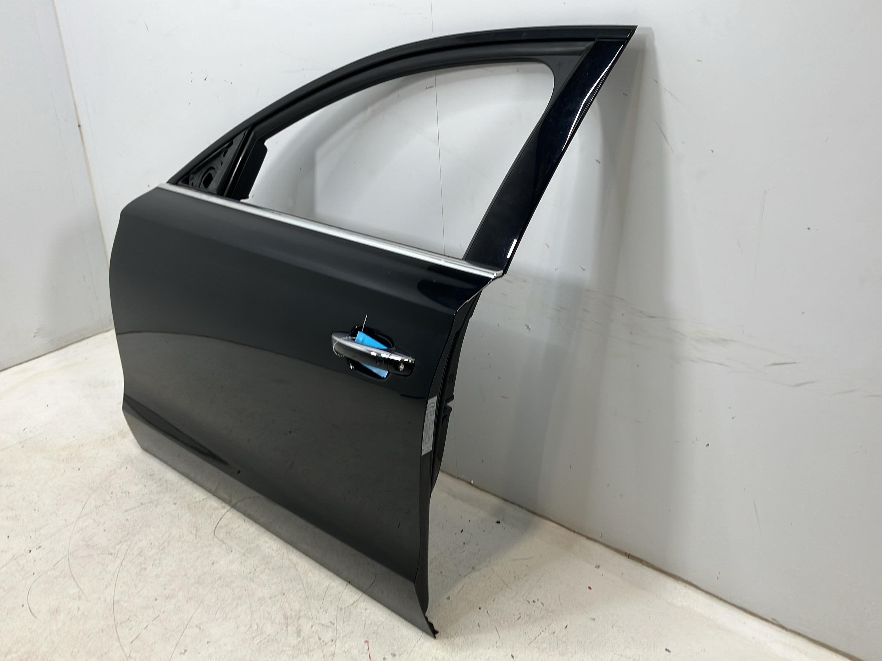Door left front AUDI A8 (4H) 3.0 TDI quattro  190 kW  258 PS (10.2013-01.2018)