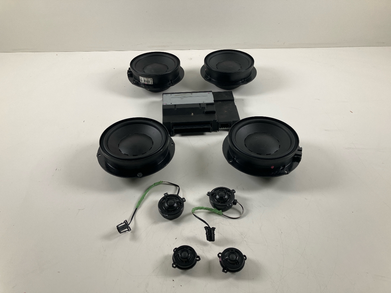 Système de haut-parleurs VW Golf VII (5G) e-Golf  100 kW  136 PS (12.2016-> ) Système de haut-parleurs VW Golf VII (5G) e-Golf  100 kW  136 PS (12.2016-> )