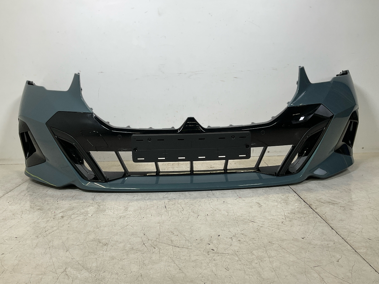 Bumper front BMW 5er (G60) 520d Mild-Hybrid  128 kW  174 PS (07.2023-> ) Bumper front BMW 5er (G60) 520d Mild-Hybrid  128 kW  174 PS (07.2023-> )