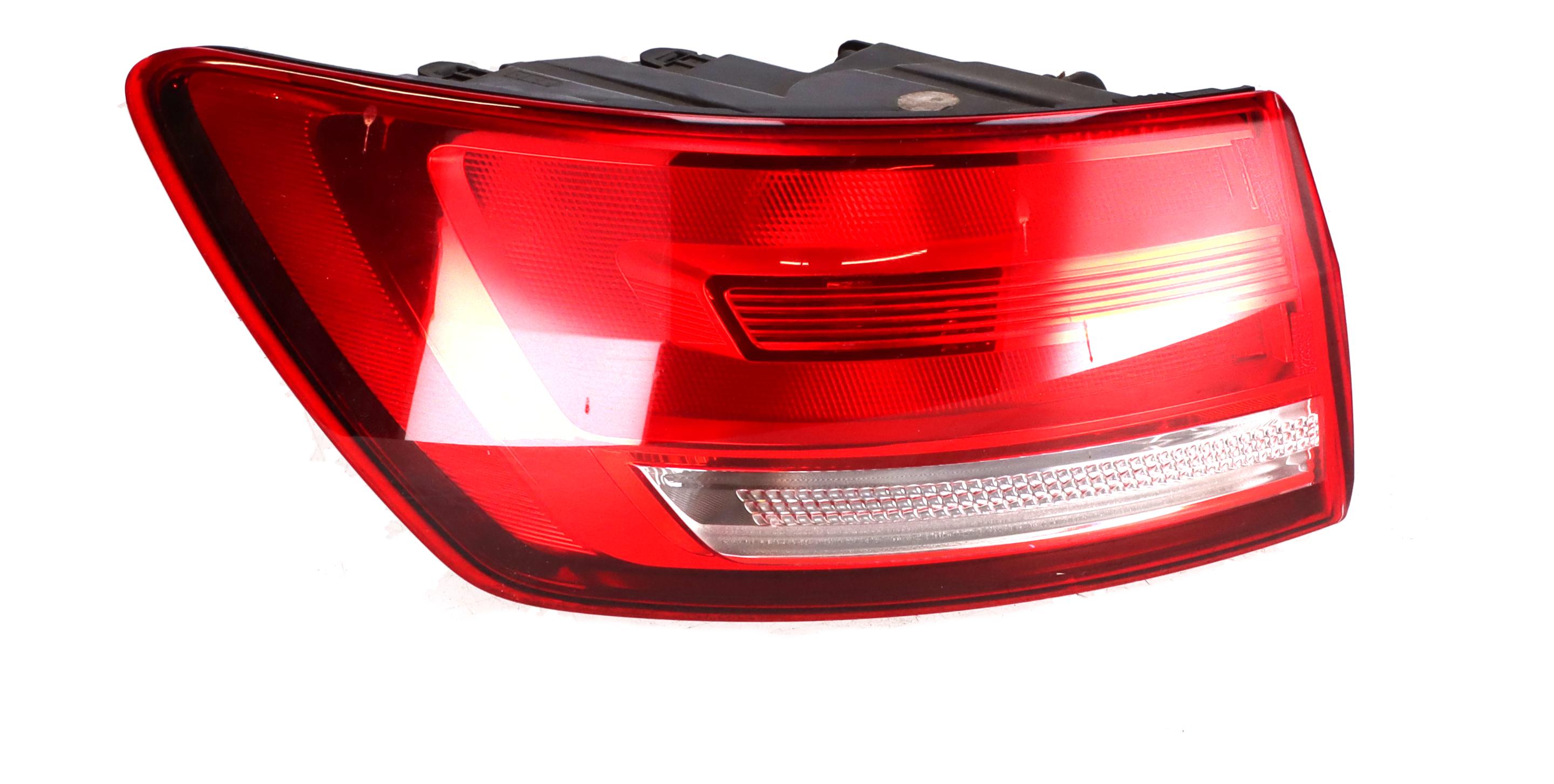 Lampă spate exterior stânga AUDI A4 Avant (8W, B9) 1.4 TFSI  110 kW  150 PS (02.2016-> )