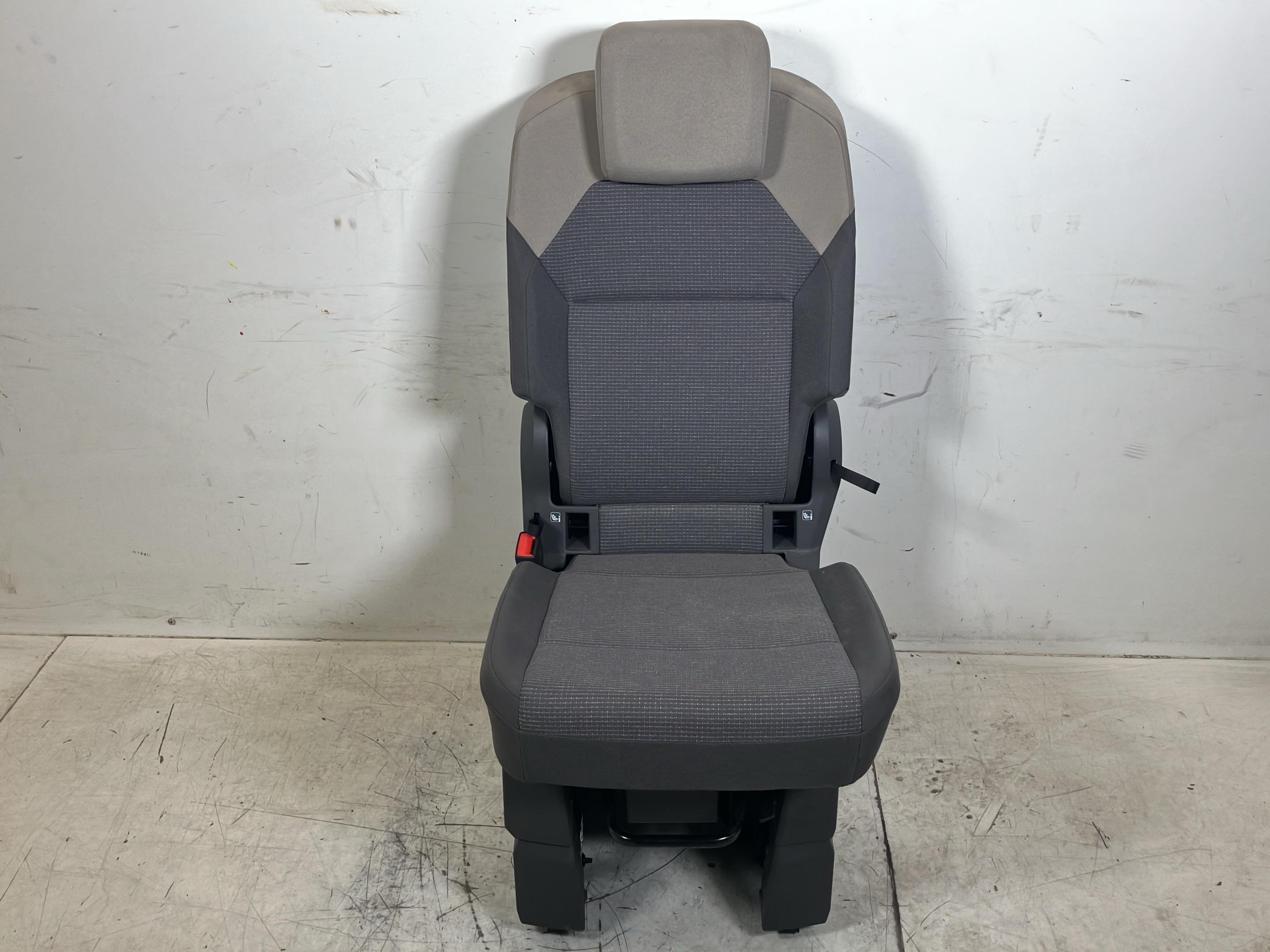 Scaun centru stânga VW Transporter T7 Multivan 2.0 TDI  110 kW  150 PS (10.2021-> )