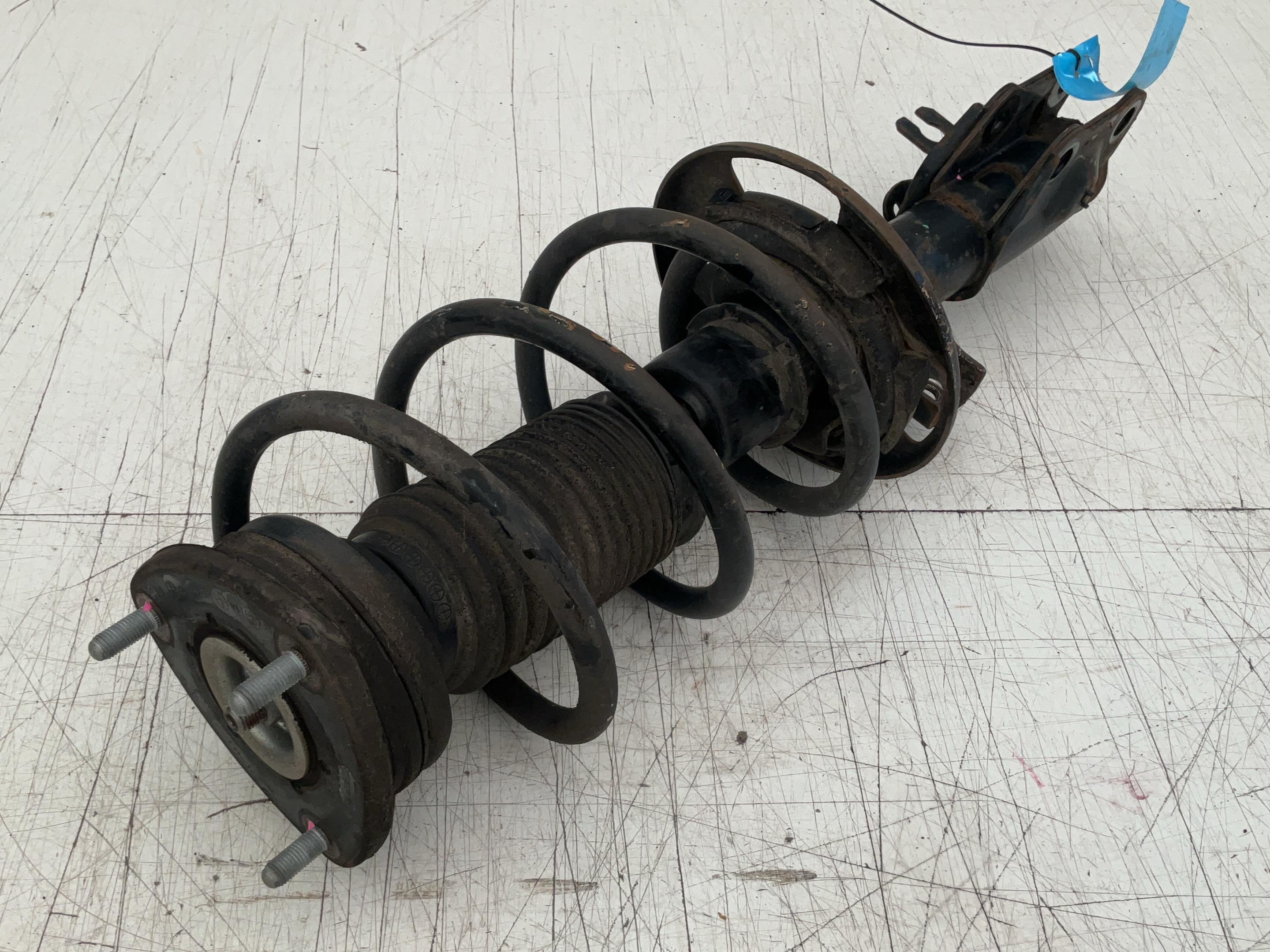 Jambe de suspension avant droit MAZDA 3 (BM, BN) 2.2 D  110 kW  150 PS (09.2013-05.2019)