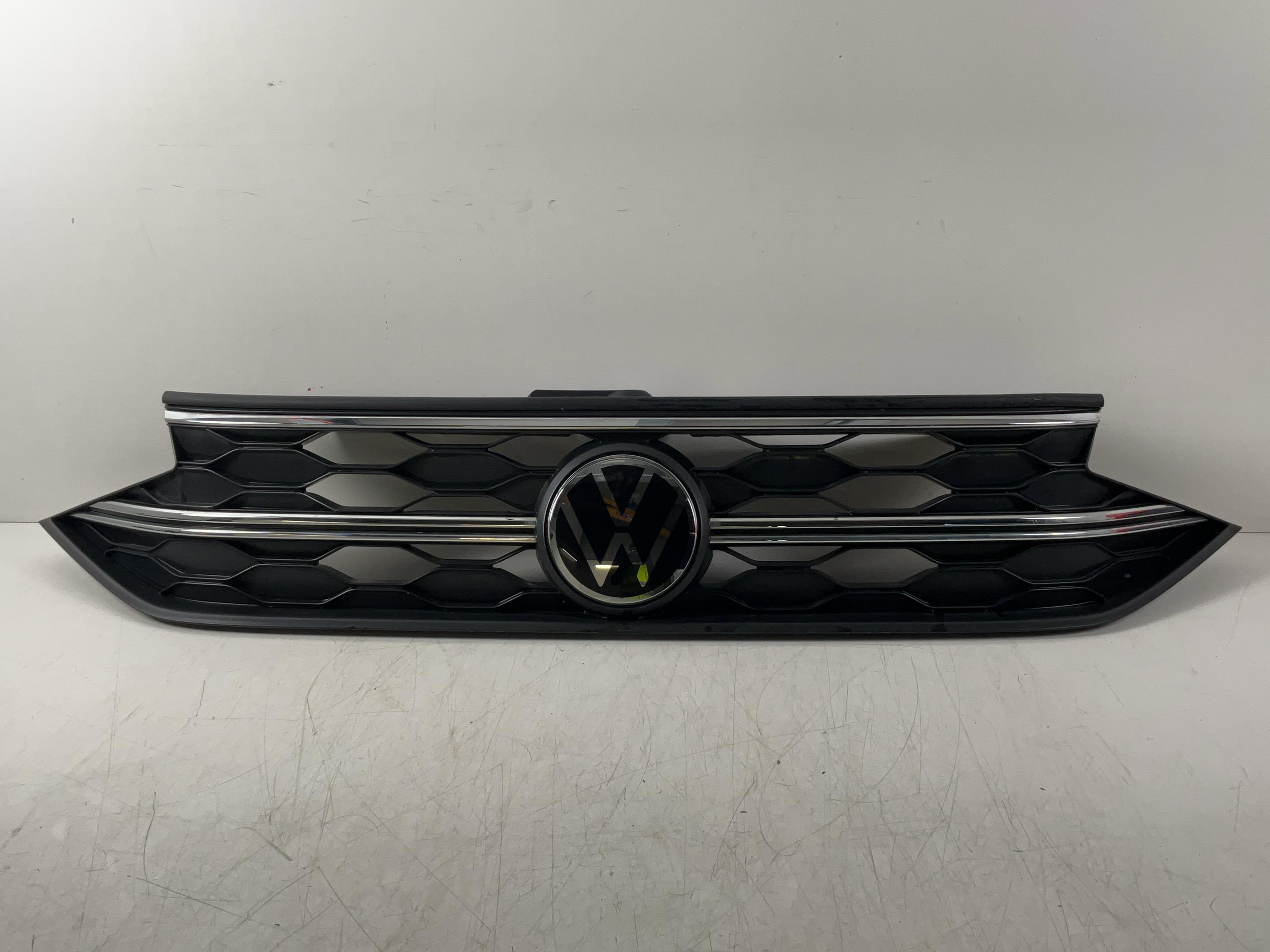 Kühlergrill VW Taigo (CS1) 1.5 TSI  110 kW  150 PS (11.2021-> )