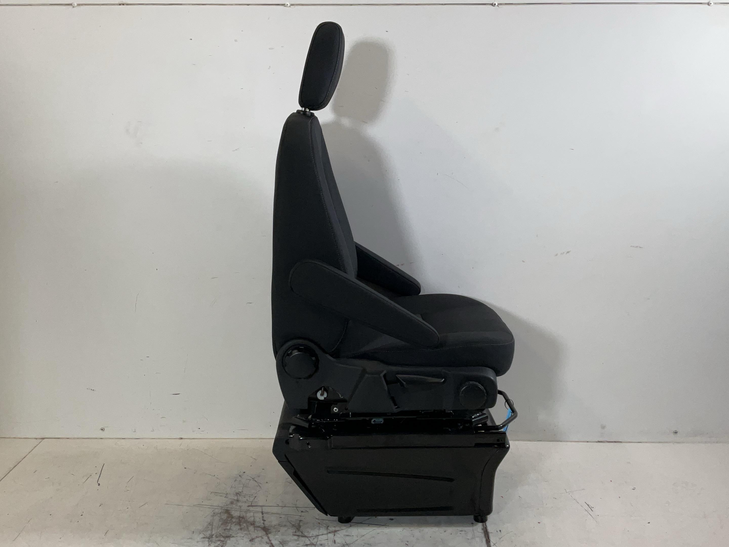Stoel rechtsvoor FORD Transit V363 Pritsche/Fahrgestell (FED, FFD) 2.0 EcoBlue  121 kW  165 PS (07.2023-> )