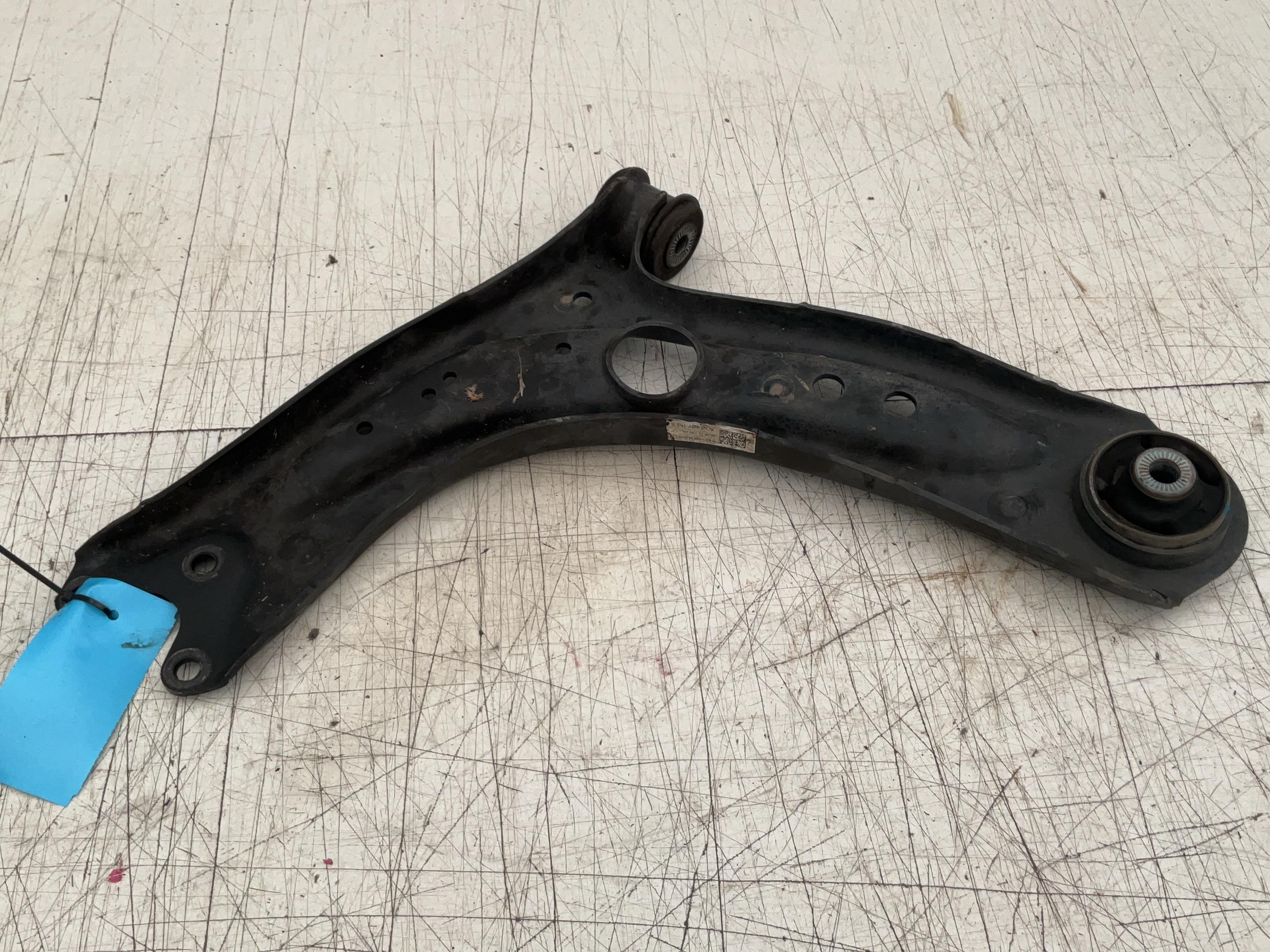 Wishbone right front VW Golf VII Sportsvan (AM, AN) 1.5 TSI  96 kW  130 PS (05.2017-> )