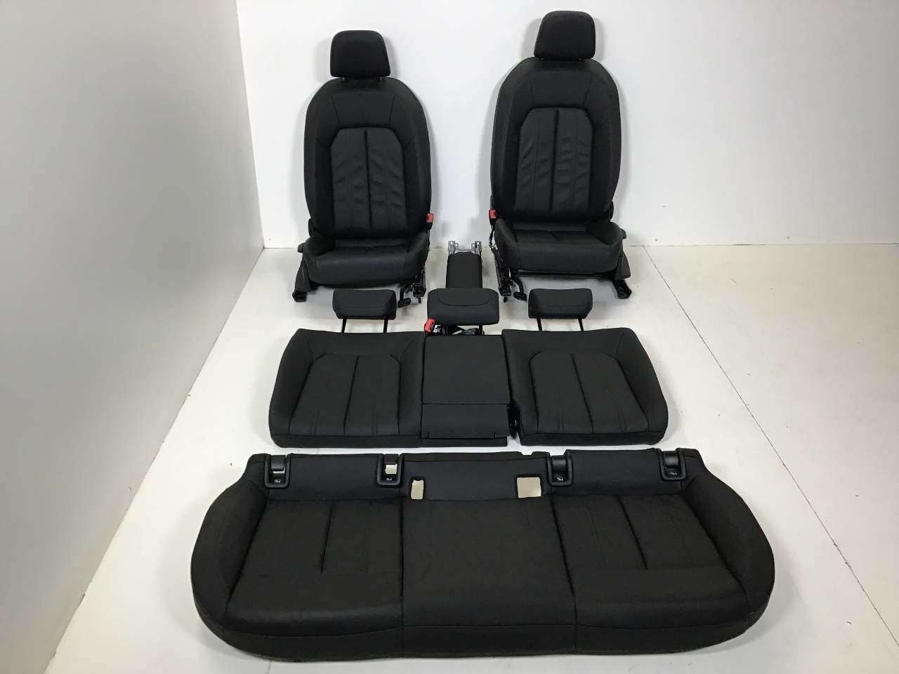 Equipement intérieur AUDI A3 Limousine (8Y) 35 TDI  110 kW  150 PS (04.2020-> ) Equipement intérieur AUDI A3 Limousine (8Y) 35 TDI  110 kW  150 PS (04.2020-> )