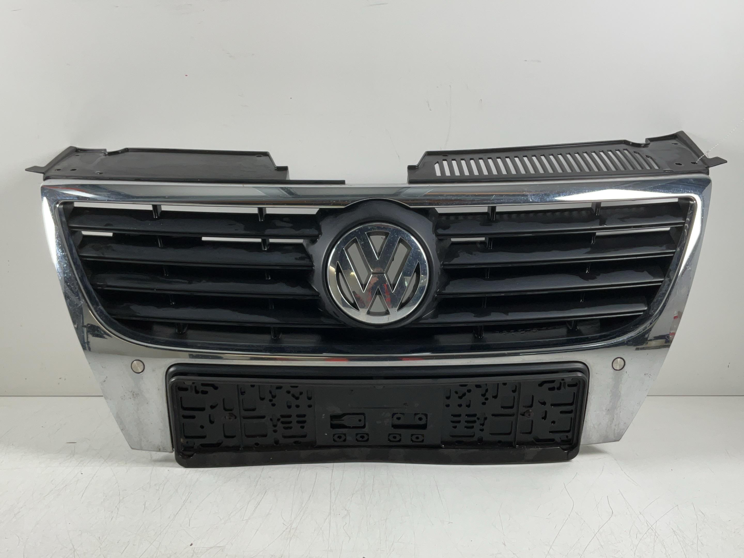Grille de calandre VW Passat B6 Variant (3C5) 1.6 TDI  77 kW  105 PS (08.2009-11.2010)