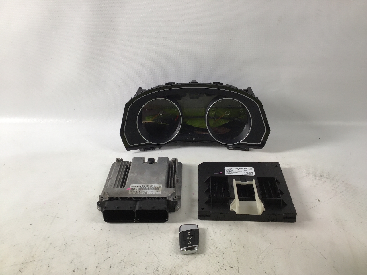 Jeu de serrures pour système de fermeture VW Passat B8 Variant (3G) 2.0 TDI  110 kW  150 PS (11.2014-> ) Jeu de serrures pour système de fermeture VW Passat B8 Variant (3G) 2.0 TDI  110 kW  150 PS (11.2014-> )