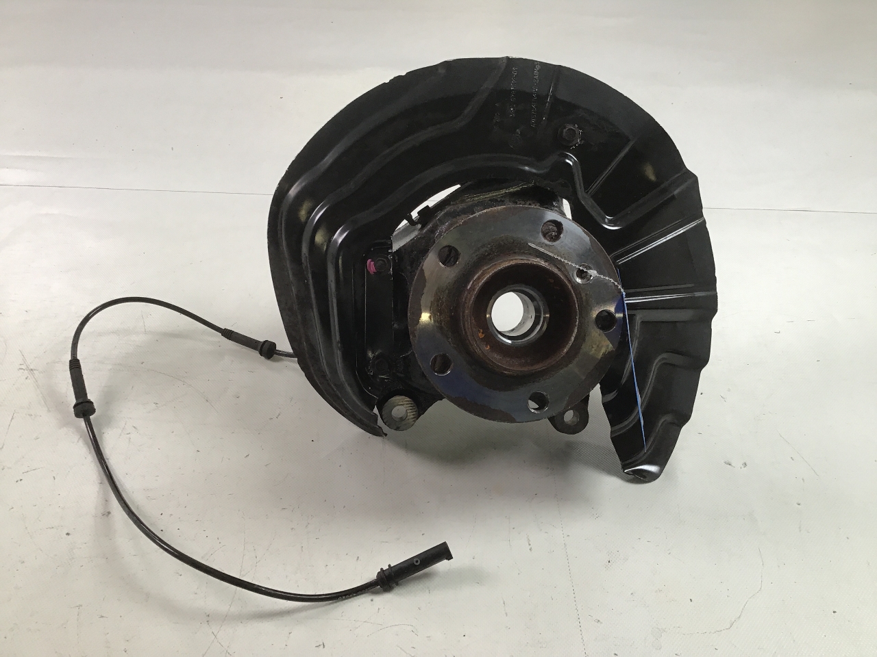 Fusee rechtsvoor BMW X3 (F25) xDrive 20d  135 kW  184 PS (09.2010-03.2014)