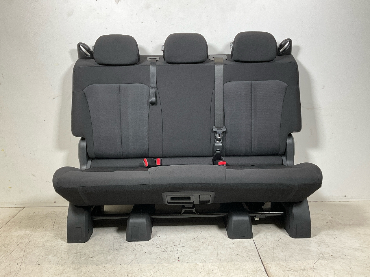 3. Sitzreihe HYUNDAI Staria Bus (US4) 2.2 CRDi  130 kW  177 PS (01.2021-> ) 3. Sitzreihe HYUNDAI Staria Bus (US4) 2.2 CRDi  130 kW  177 PS (01.2021-> )