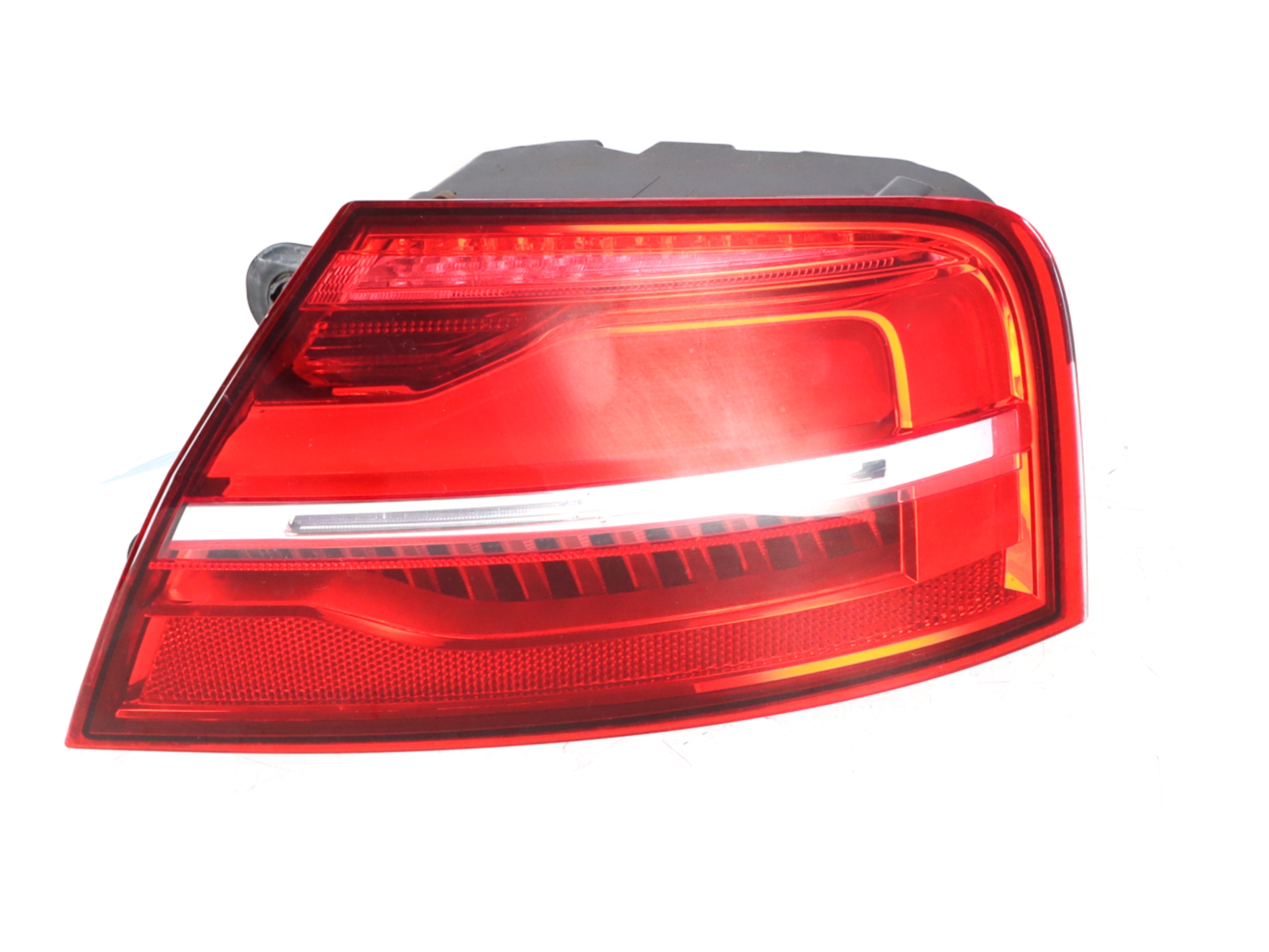 Feu arrière extérieur droit AUDI A8 (4H) 3.0 TDI quattro  190 kW  258 PS (10.2013-01.2018)