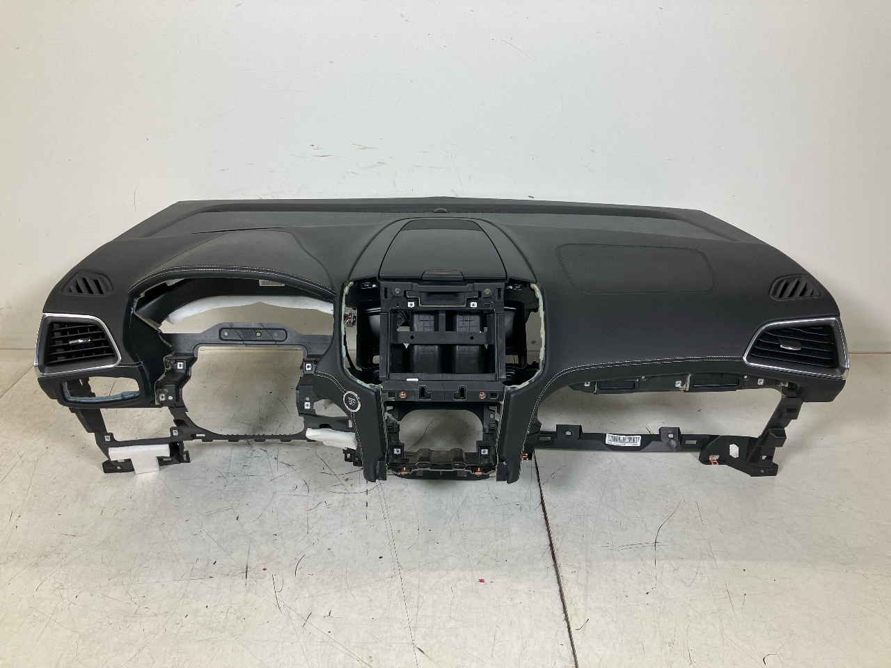 Car dashboard FORD S-Max II (CJ, WA6) 2.0 EcoBlue 4x4  140 kW  190 PS (07.2018-> ) Car dashboard FORD S-Max II (CJ, WA6) 2.0 EcoBlue 4x4  140 kW  190 PS (07.2018-> )