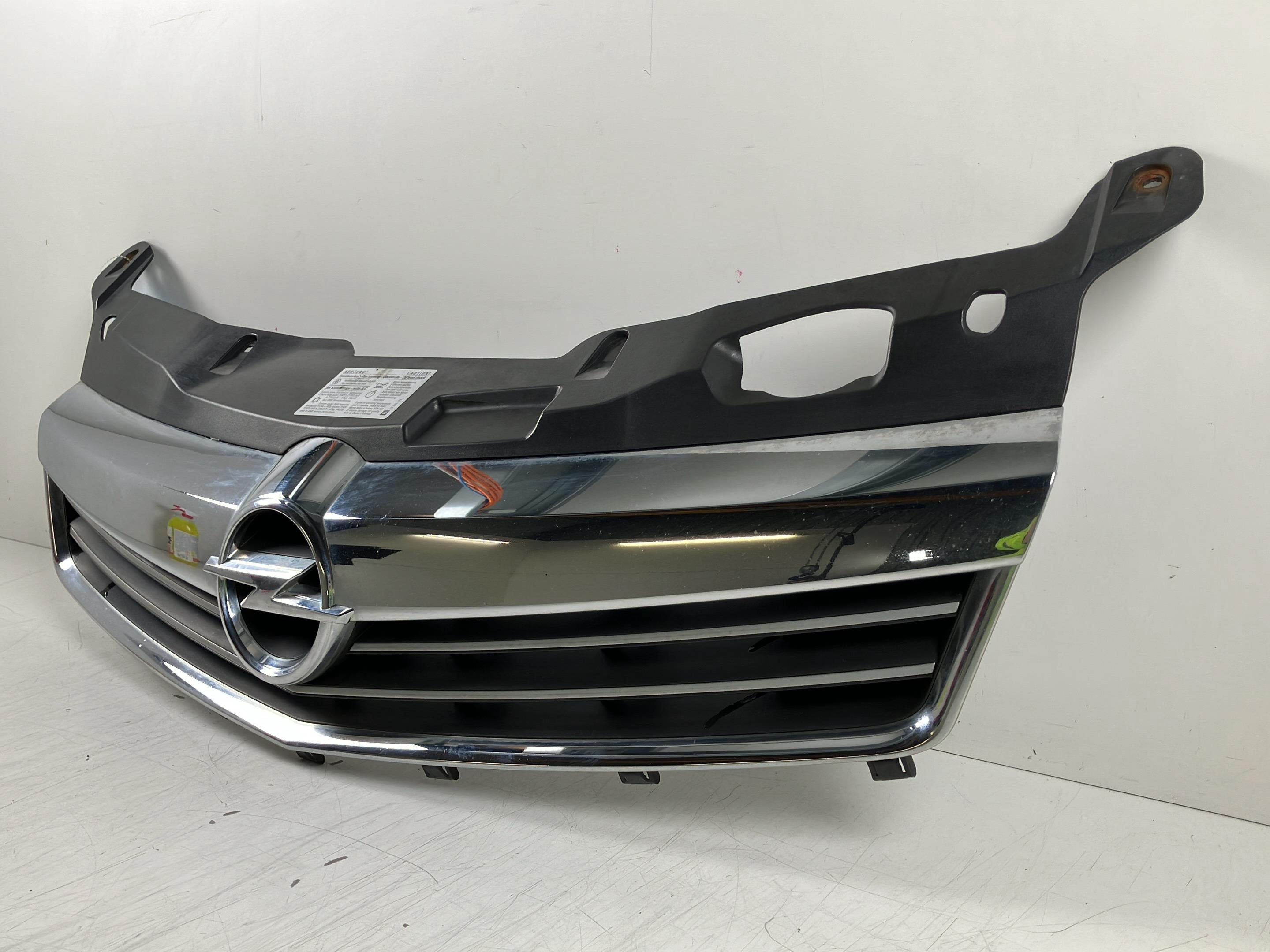 Grille de calandre OPEL Astra H Caravan 1.6  85 kW  116 PS (12.2006-05.2014)