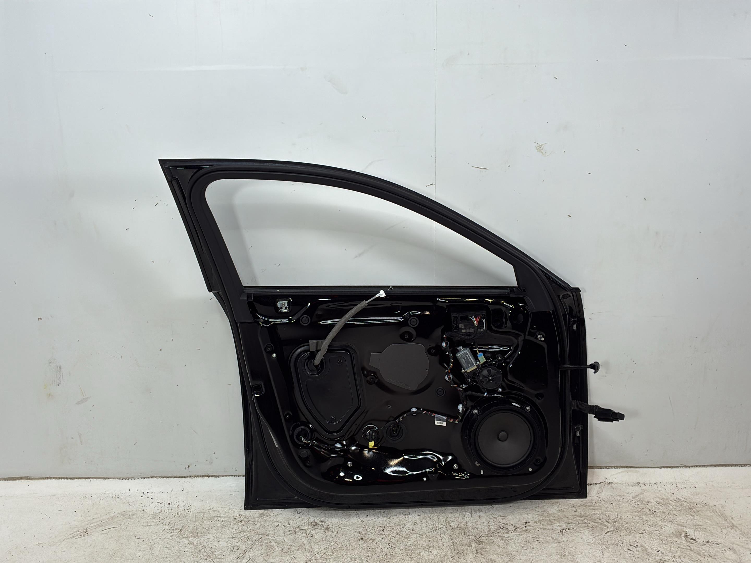Door left front AUDI A3 Sportback (8V) 2.0 TDI  135 kW  184 PS (05.2013-> )