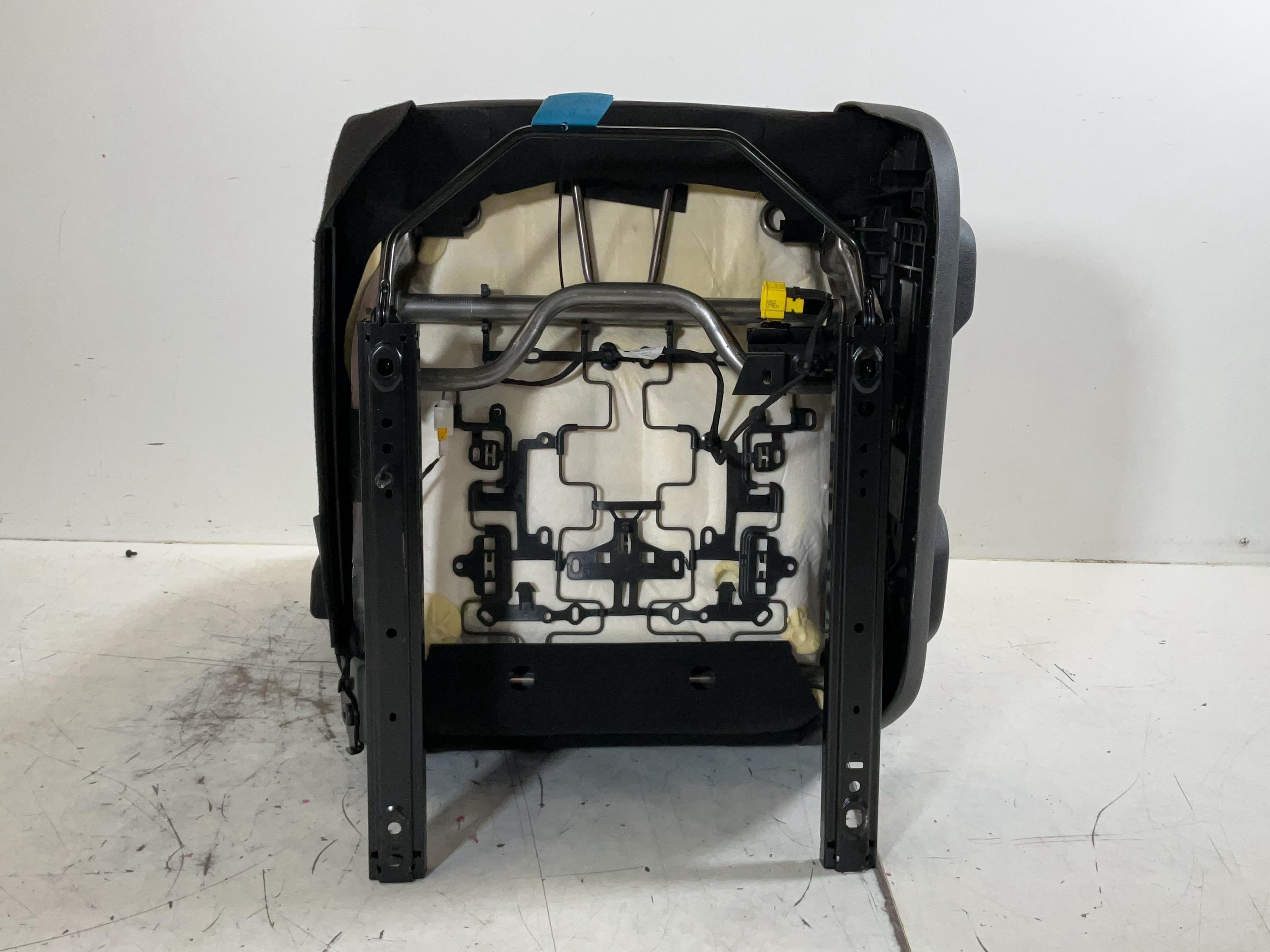 Seat left front PEUGEOT Expert III Kasten (V) E-Expert Hydrogen  100 kW  136 PS (10.2024-> )