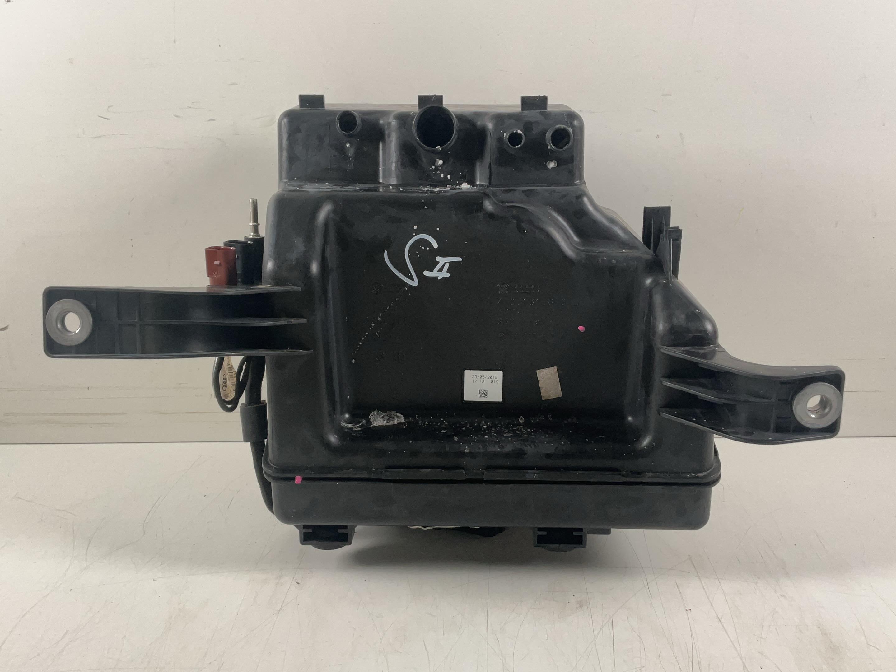 Réservoir AdBlue AUDI A8 (4H) 3.0 TDI quattro  190 kW  258 PS (10.2013-01.2018)