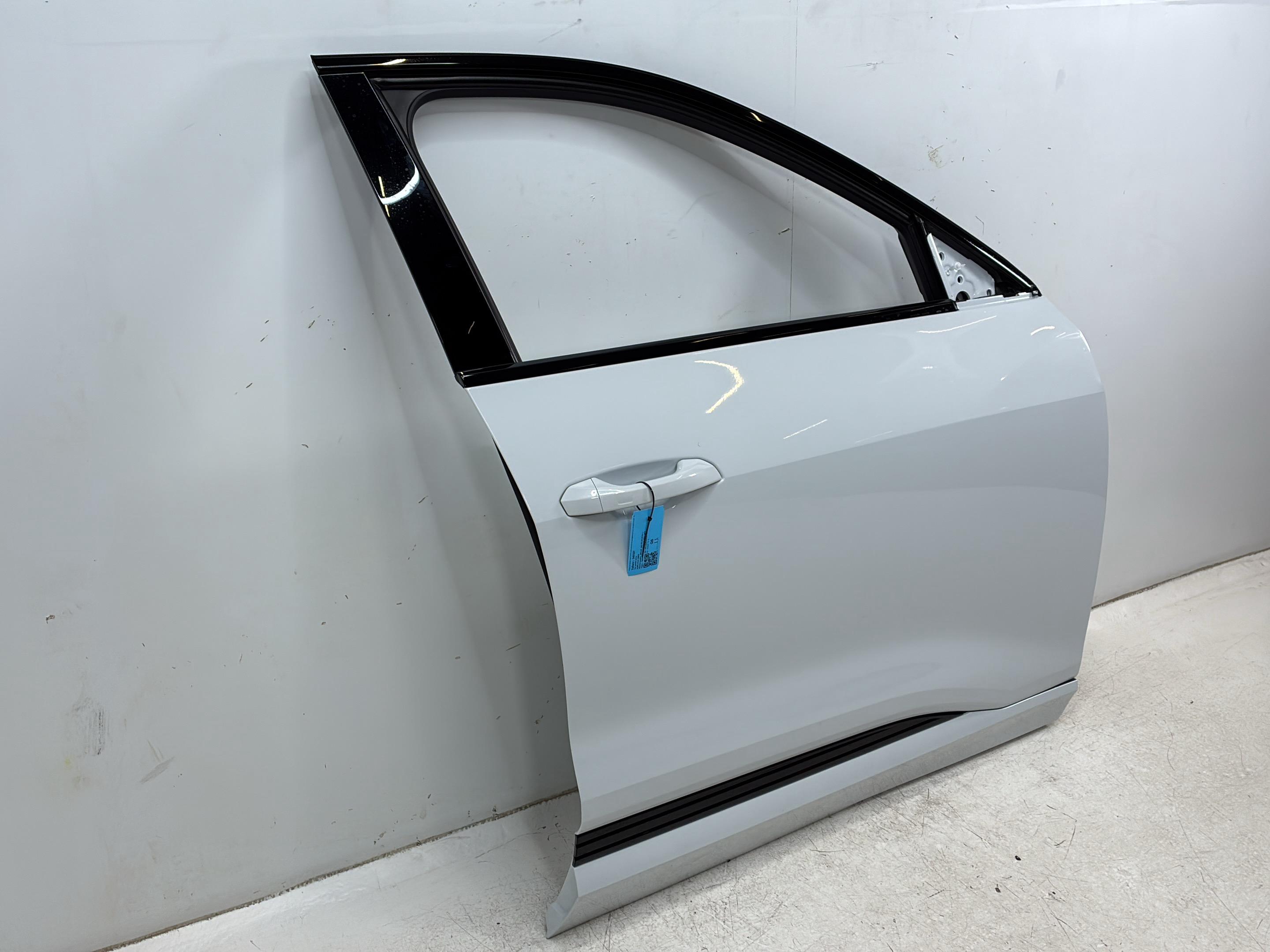 Portier rechtsvoor AUDI e-tron (GEN) Electric quattro  300 kW  408 PS (09.2018-> )
