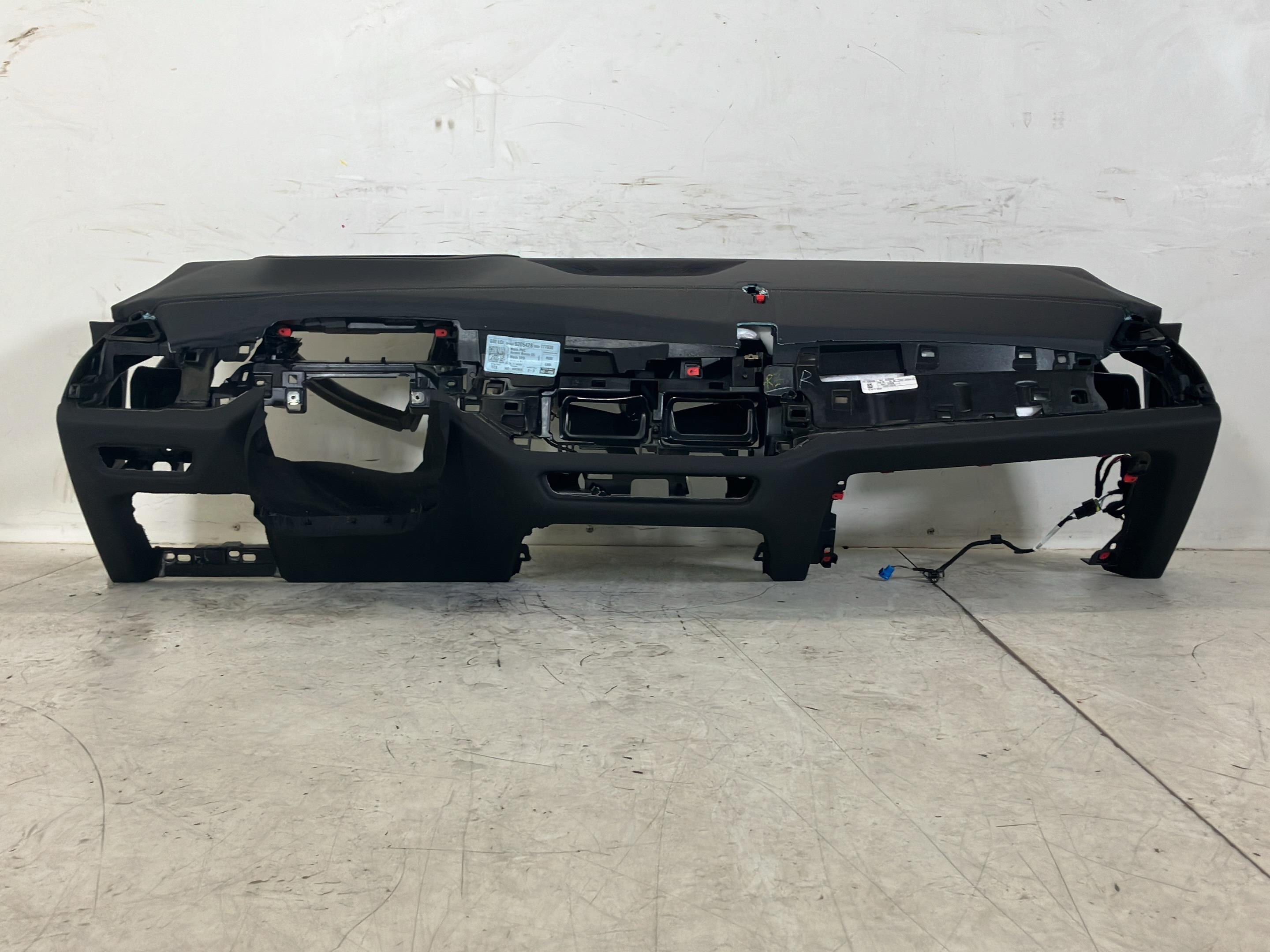 Armaturenbrett BMW X5 (G05, F95) xDrive40d Mild-Hybrid  259 kW  352 PS (06.2023-> )