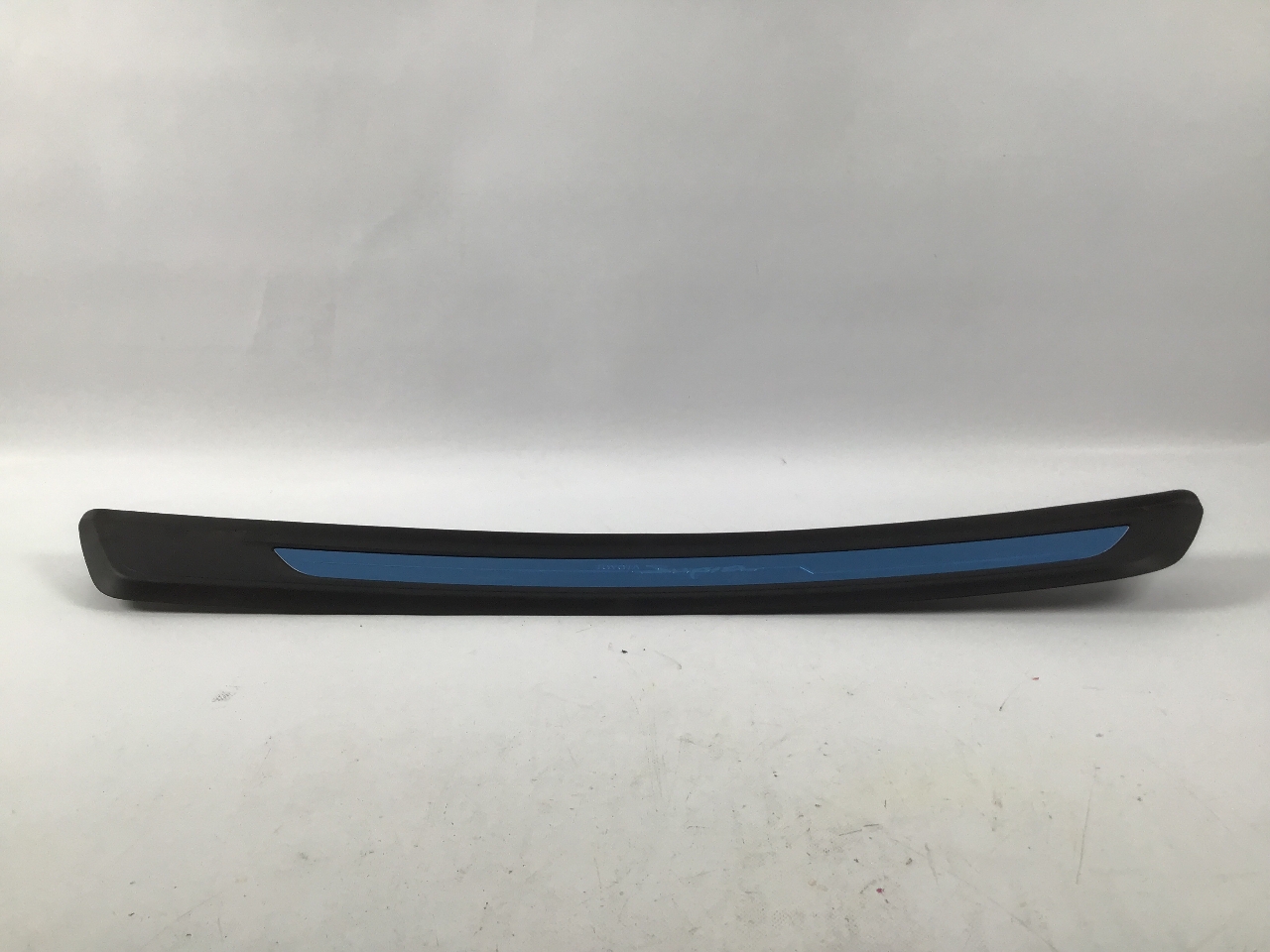 Baguette de seuil gauche TOYOTA Supra (DB) 2.0  190 kW  258 PS (06.2019-> ) Baguette de seuil gauche TOYOTA Supra (DB) 2.0  190 kW  258 PS (06.2019-> )