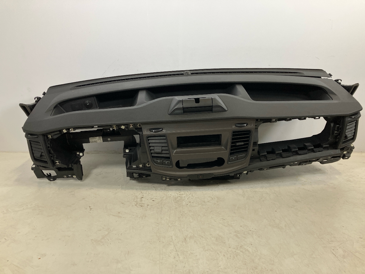 Armaturenbrett FORD Transit V363 Pritsche/Fahrgestell (FED, FFD) 2.0 TDCi  125 kW  170 PS (03.2016-> ) Armaturenbrett FORD Transit V363 Pritsche/Fahrgestell (FED, FFD) 2.0 TDCi  125 kW  170 PS (03.2016-> )