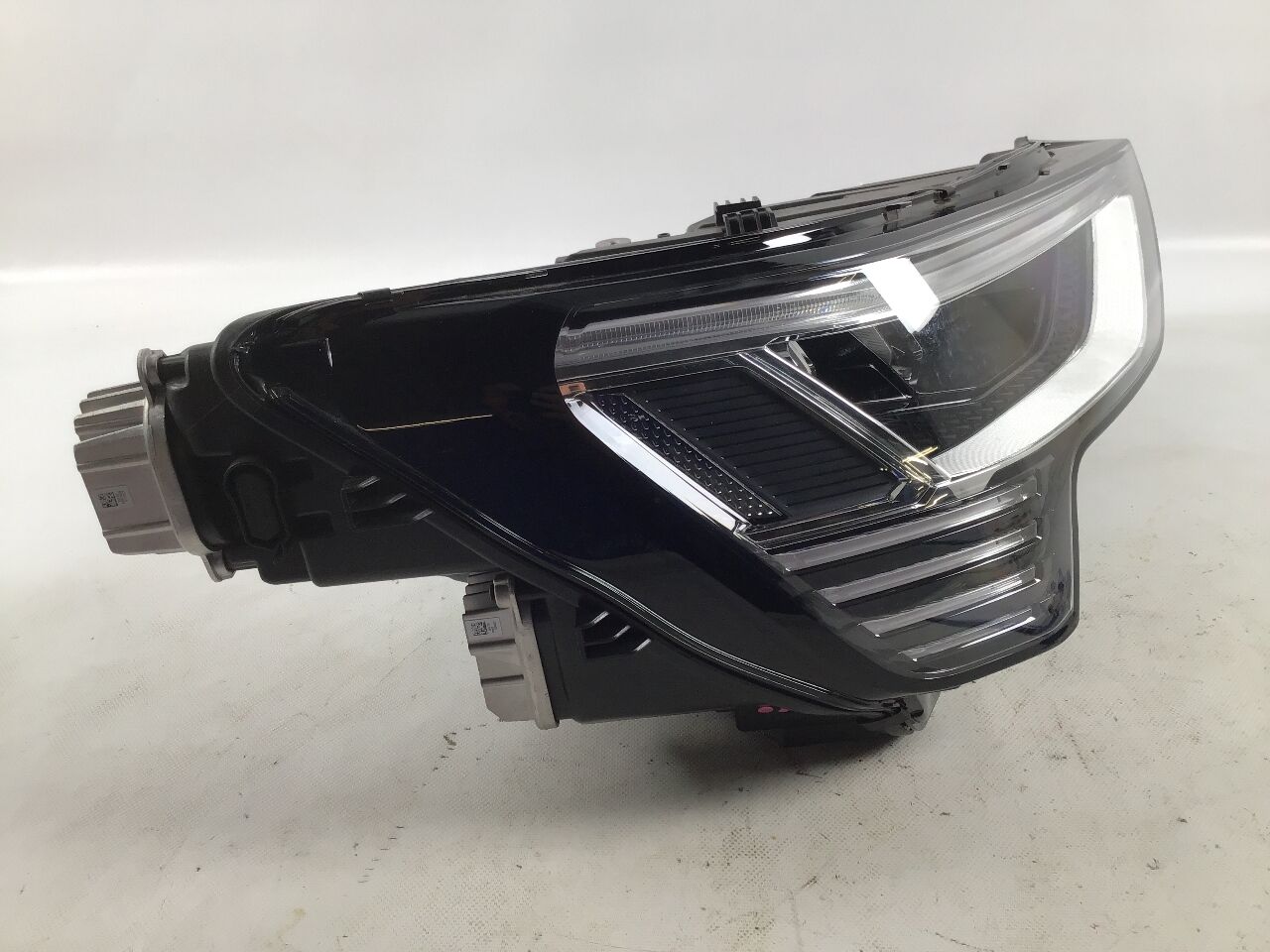 Headlight right AUDI E-TRON (GEN) Electric quattro  300 kW  408 PS (09.2018-> )