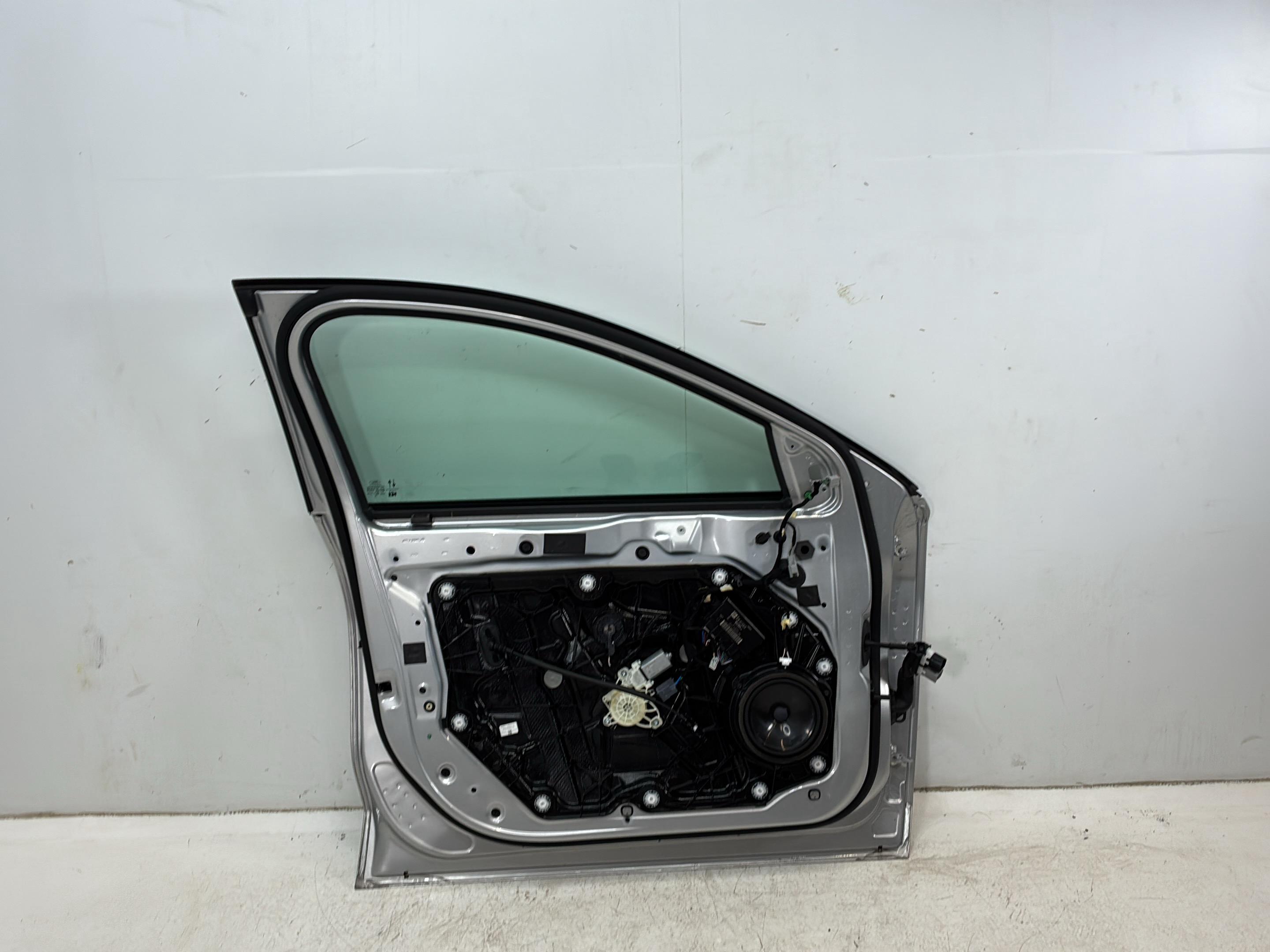 Porte avant gauche FORD Focus IV Turnier (HP) 1.5 EcoBlue  85 kW  116 PS (08.2022-> )