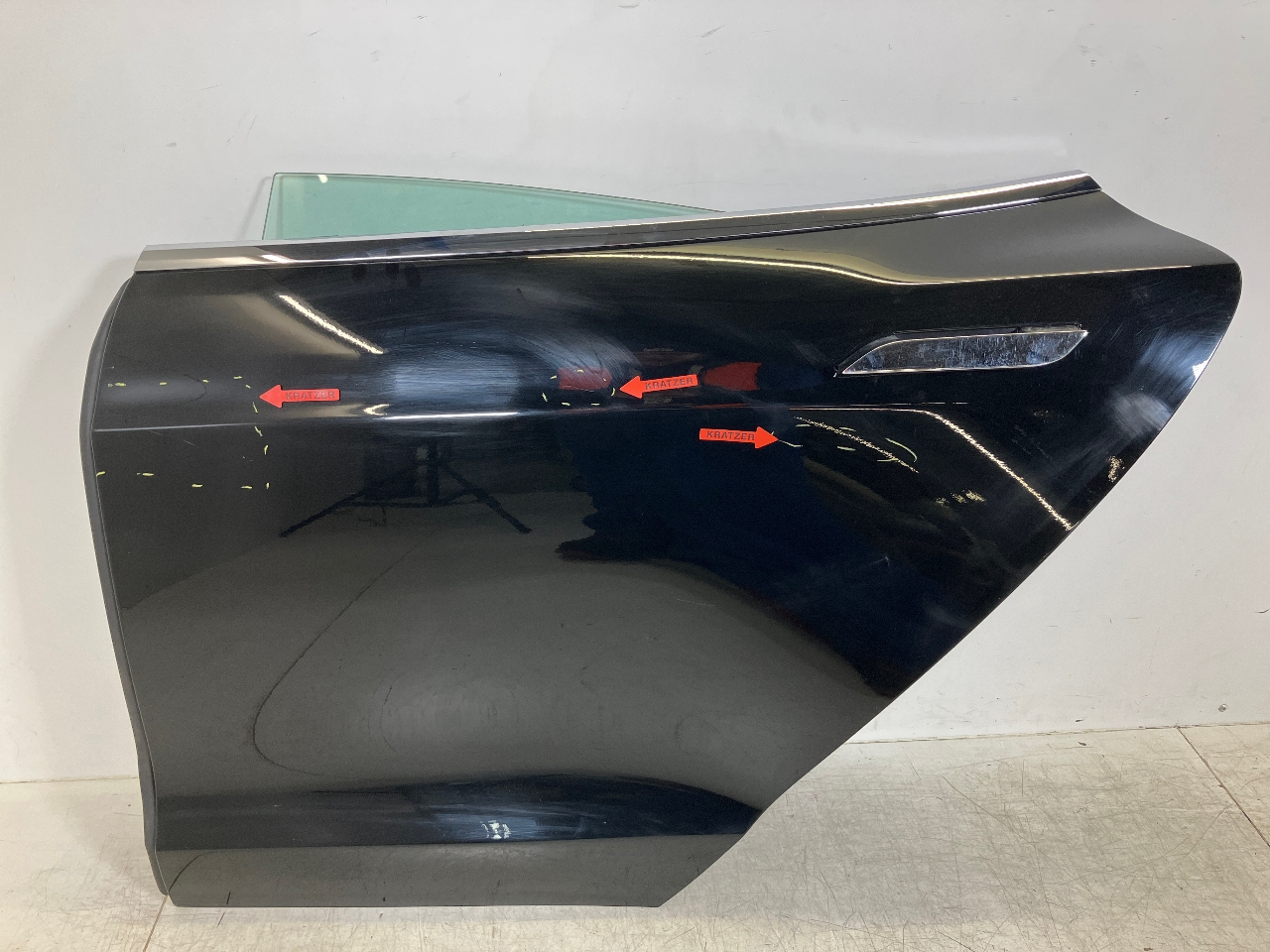 Door left rear TESLA Model S (5YJS) 85D AWD  279 kW  379 PS (10.2014-02.2016)