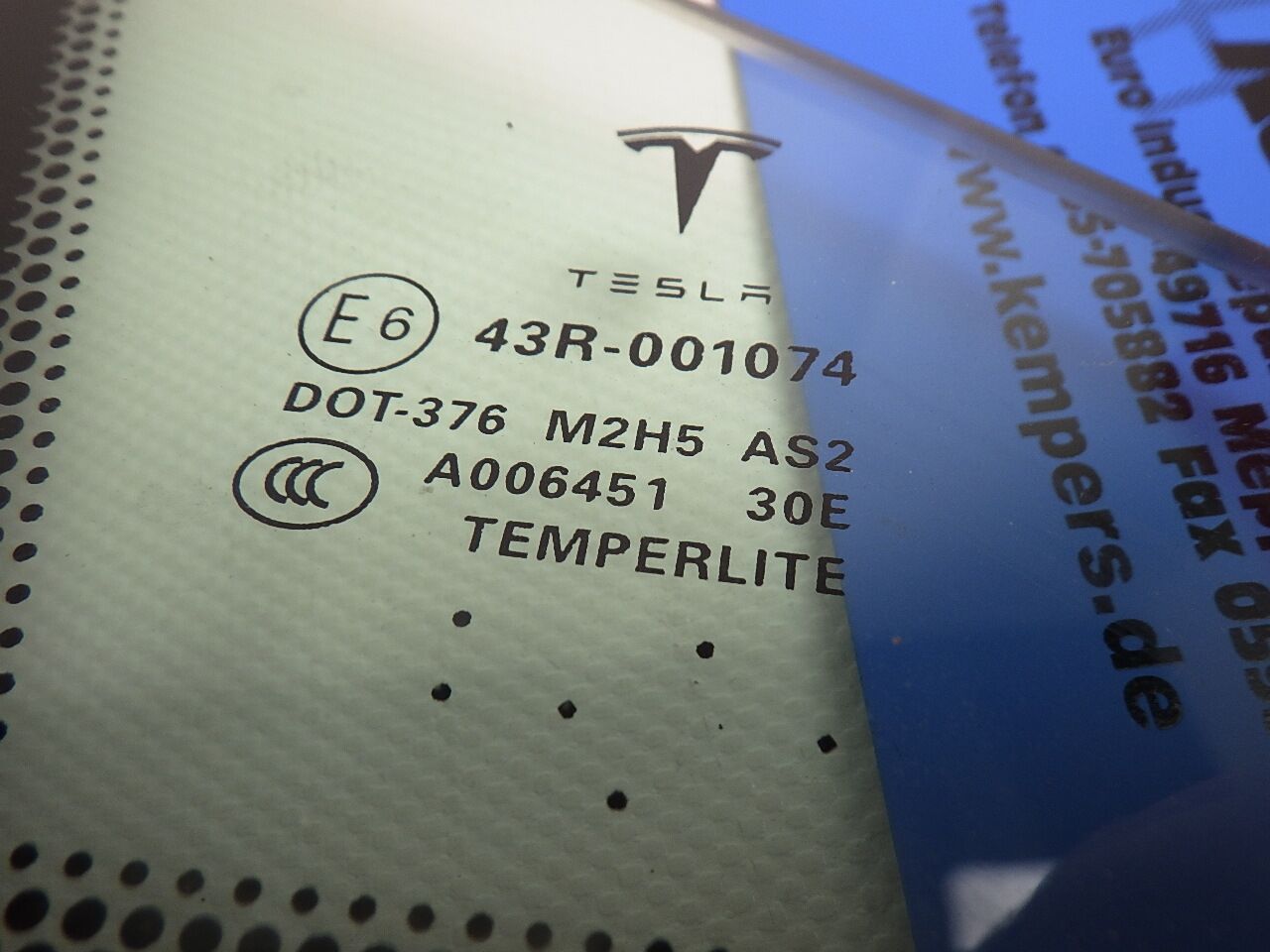 Triangle window right TESLA Model S (5YJS) 70  285 kW  388 PS (09.2015-> )