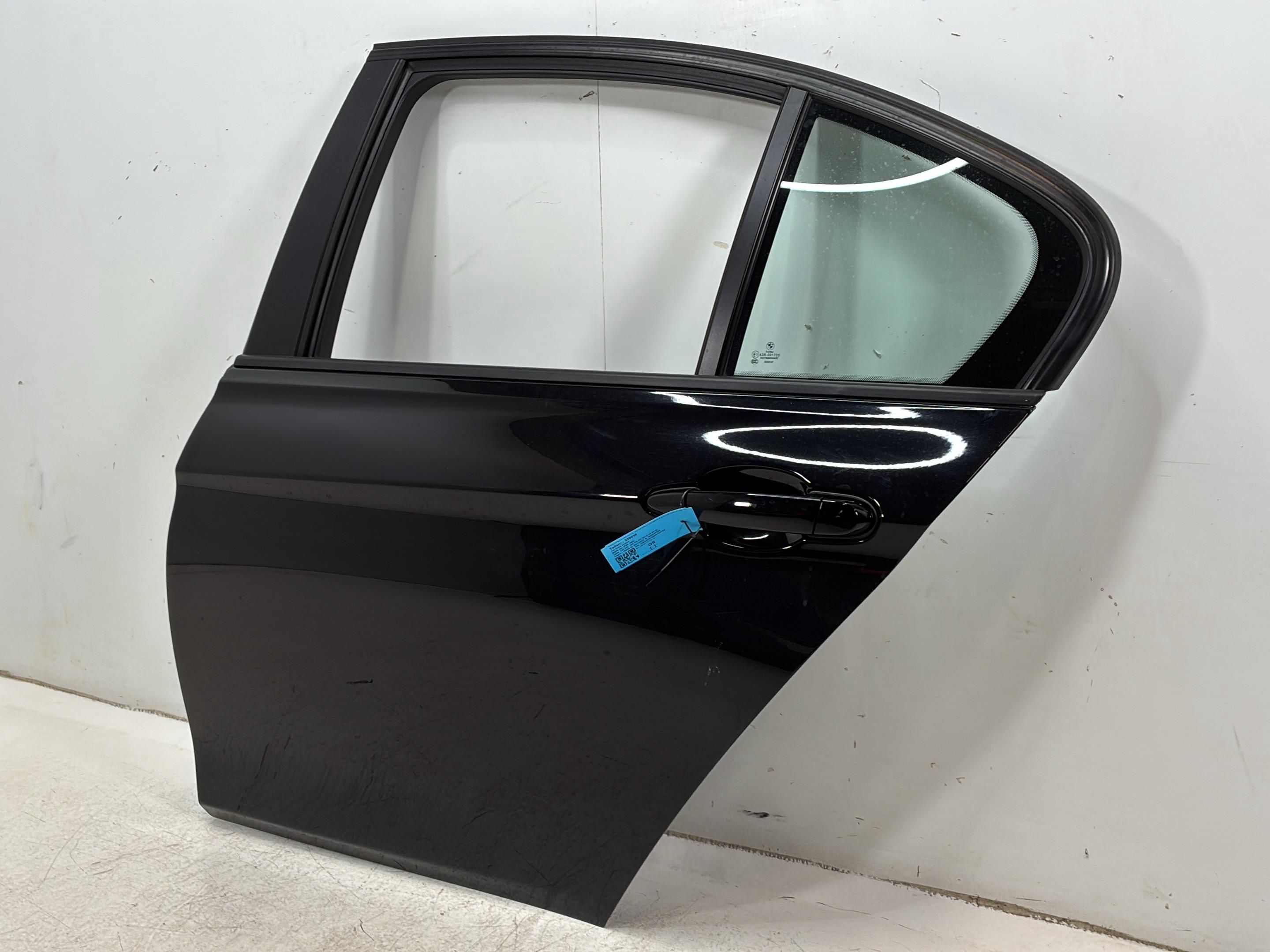 Door left rear BMW 3er (F30, F80) 320d  140 kW  190 PS (07.2015-10.2018)