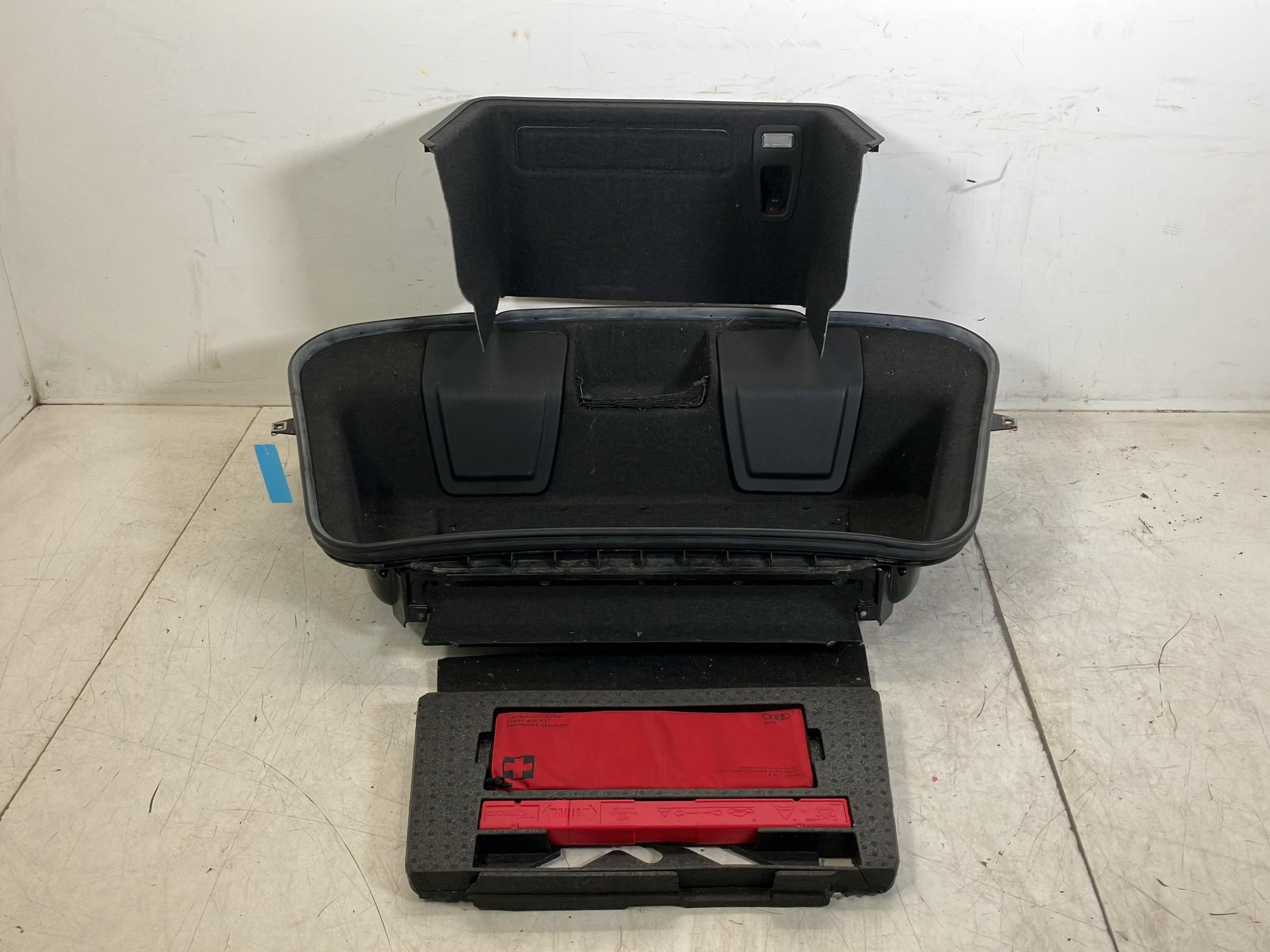 Taca bagażnika/przedziału ładunkowego AUDI R8 Spyder (4S) 5.2 FSI quattro  397 kW  540 PS (05.2016-> )