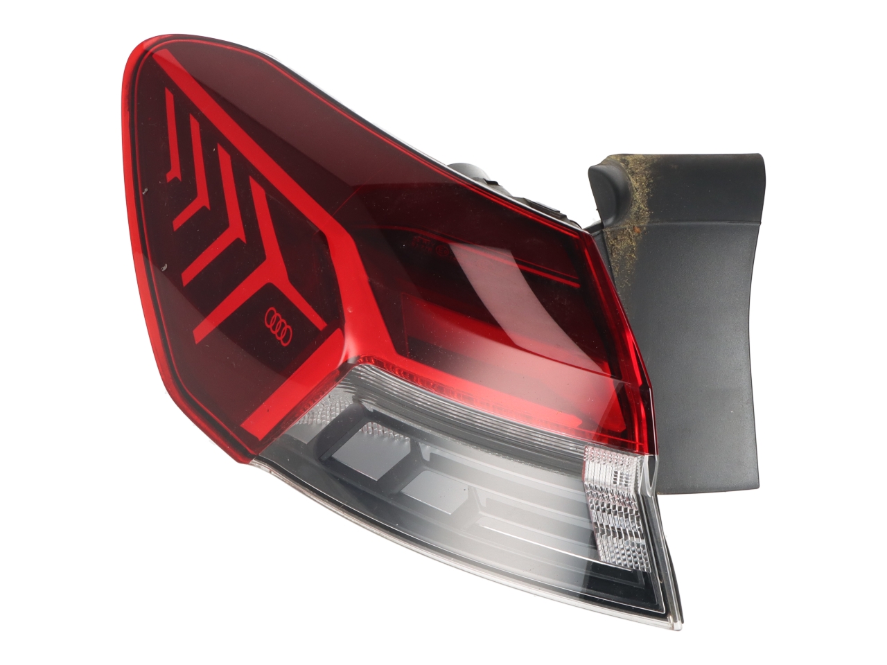 Feu arrière extérieur gauche AUDI Q4 Sportback e-tron (F4N) 35 e-tron  125 kW  170 PS (06.2021-> ) Feu arrière extérieur gauche AUDI Q4 Sportback e-tron (F4N) 35 e-tron  125 kW  170 PS (06.2021-> )