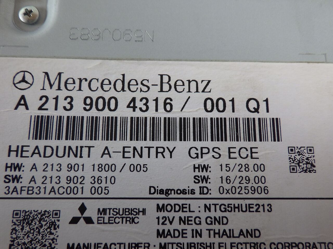 Radio MERCEDES-BENZ E-Klasse (W213) E 400 4-matic  245 kW  333 PS (06.2016-> )