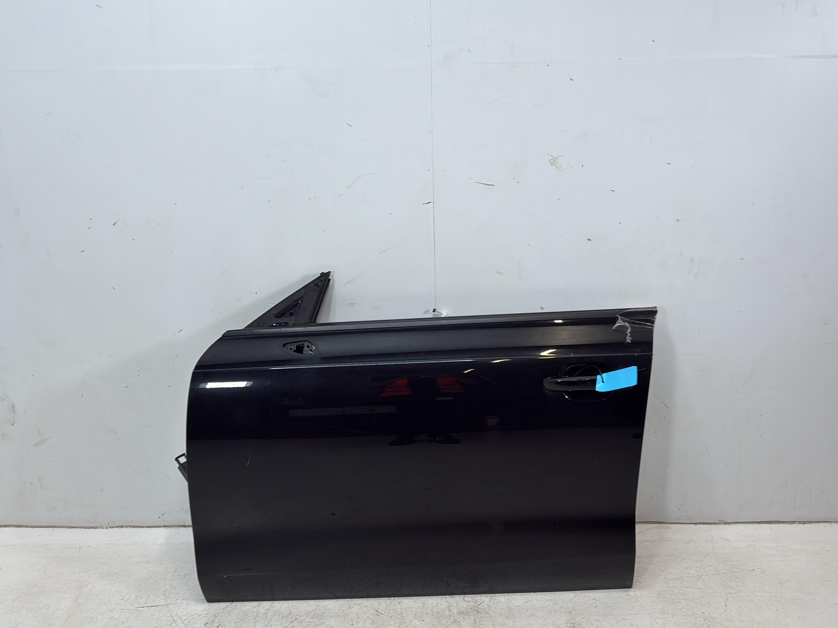 Door left front AUDI A7 Sportback (4G) 3.0 TDI quattro  180 kW  245 PS (10.2010-06.2016)