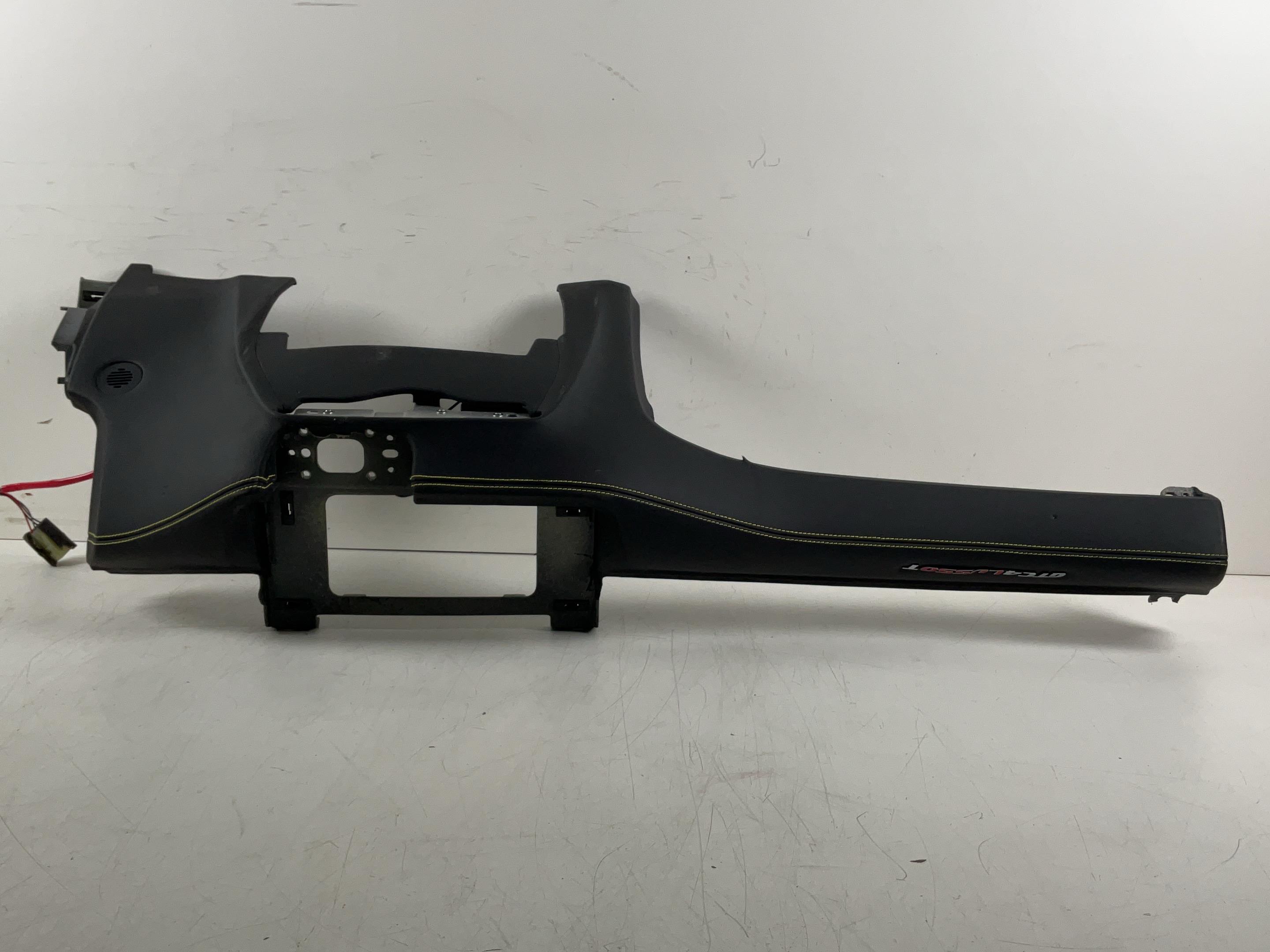 Panel deski rozdzielczej FERRARI GTC4 Lusso 3.9 T  449 kW  610 PS (10.2016-> )
