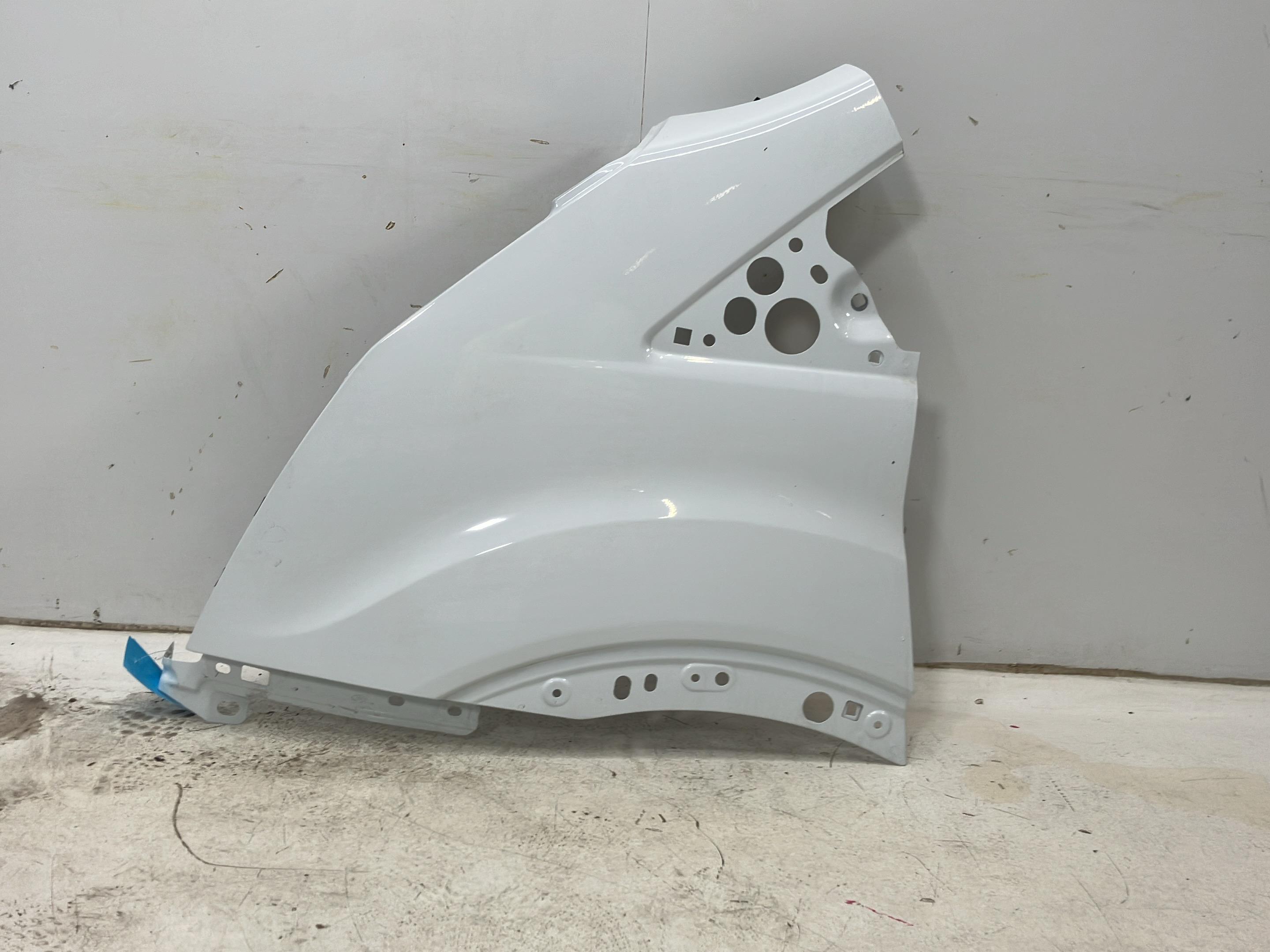 Apărătoare de noroi stânga față FORD Transit V363 Pritsche/Fahrgestell (FED, FFD) 2.0 EcoBlue  121 kW  165 PS (07.2023-> )