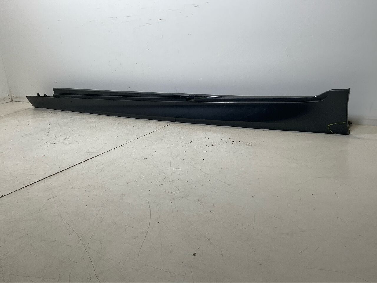 Panelling sill board left BMW 5er Touring (F11) 520d  140 kW  190 PS (07.2014-02.2017)