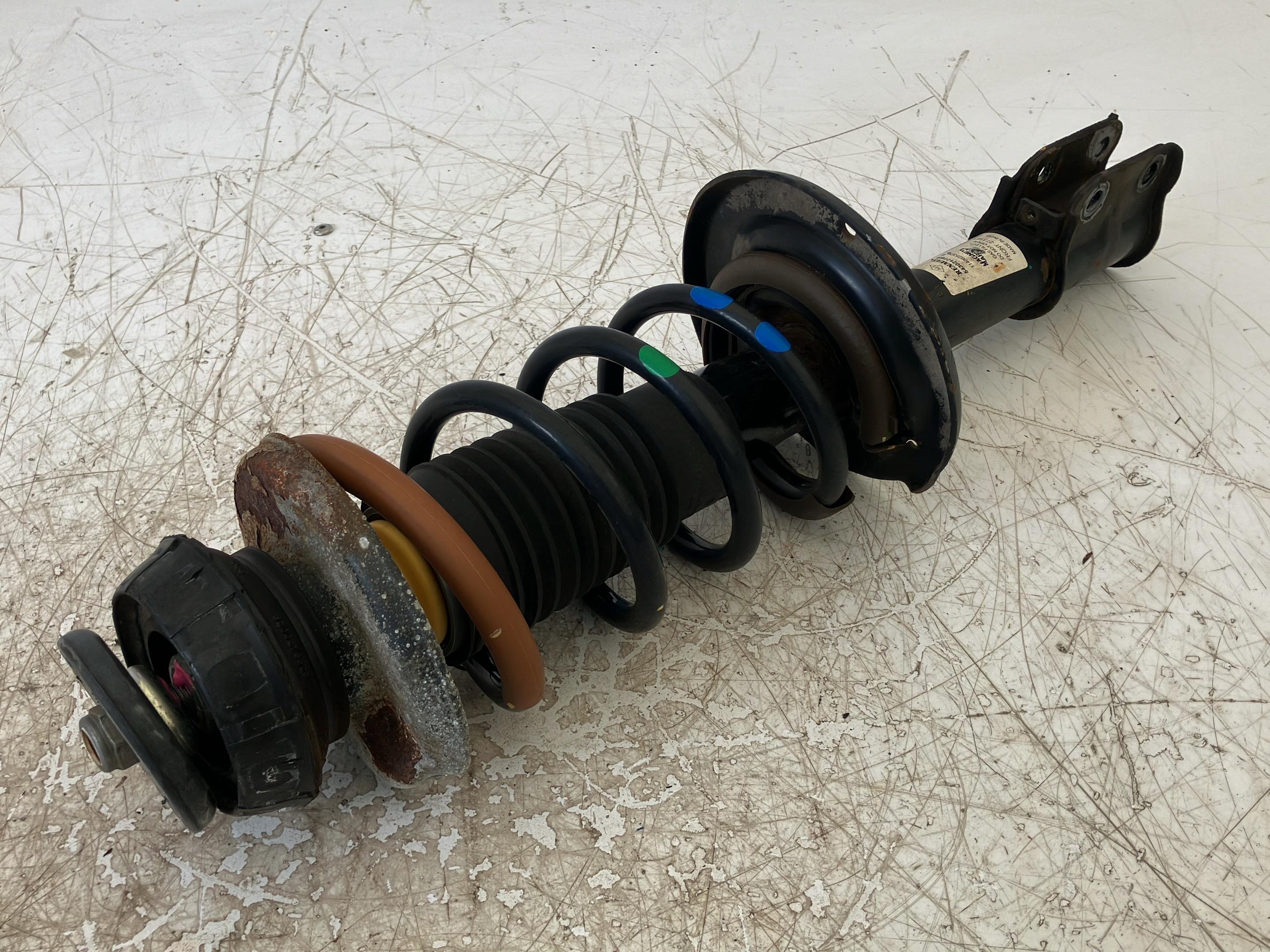 Montanți de suspensie stânga față DACIA Dokker (KE) 1.6  75 kW  102 PS (04.2015-> )