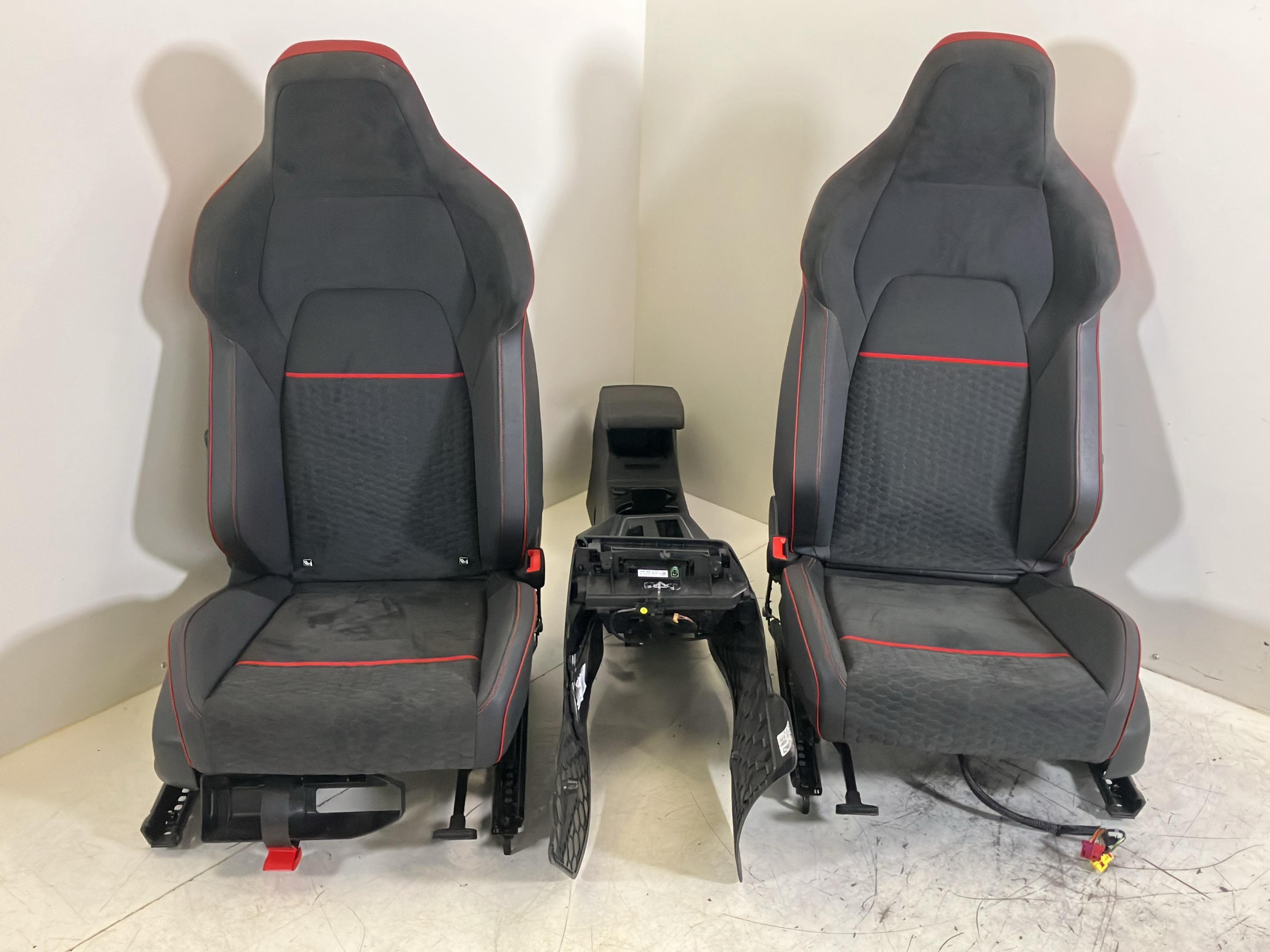 Accesorii interioare VW Golf VIII (CD) 2.0 GTI Clubsport  221 kW  300 PS (10.2020-> )