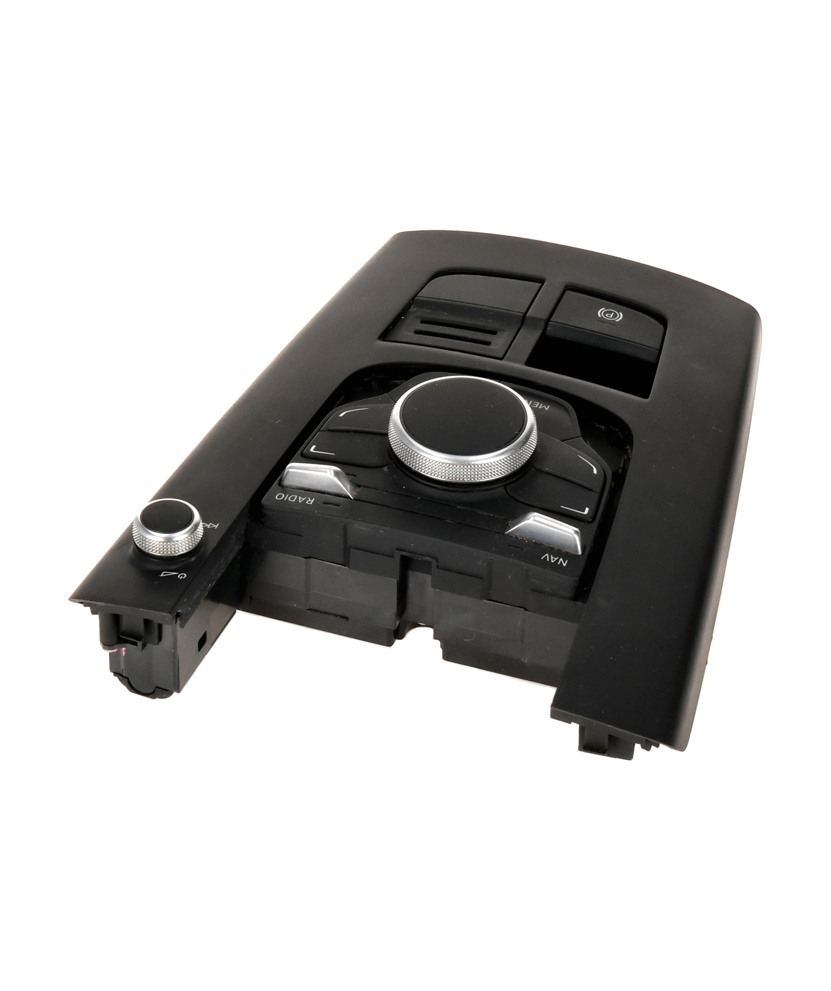 Panel sterowania MMI AUDI A3 Sportback (8V) 1.2 TFSI  81 kW  110 PS (05.2014-> )