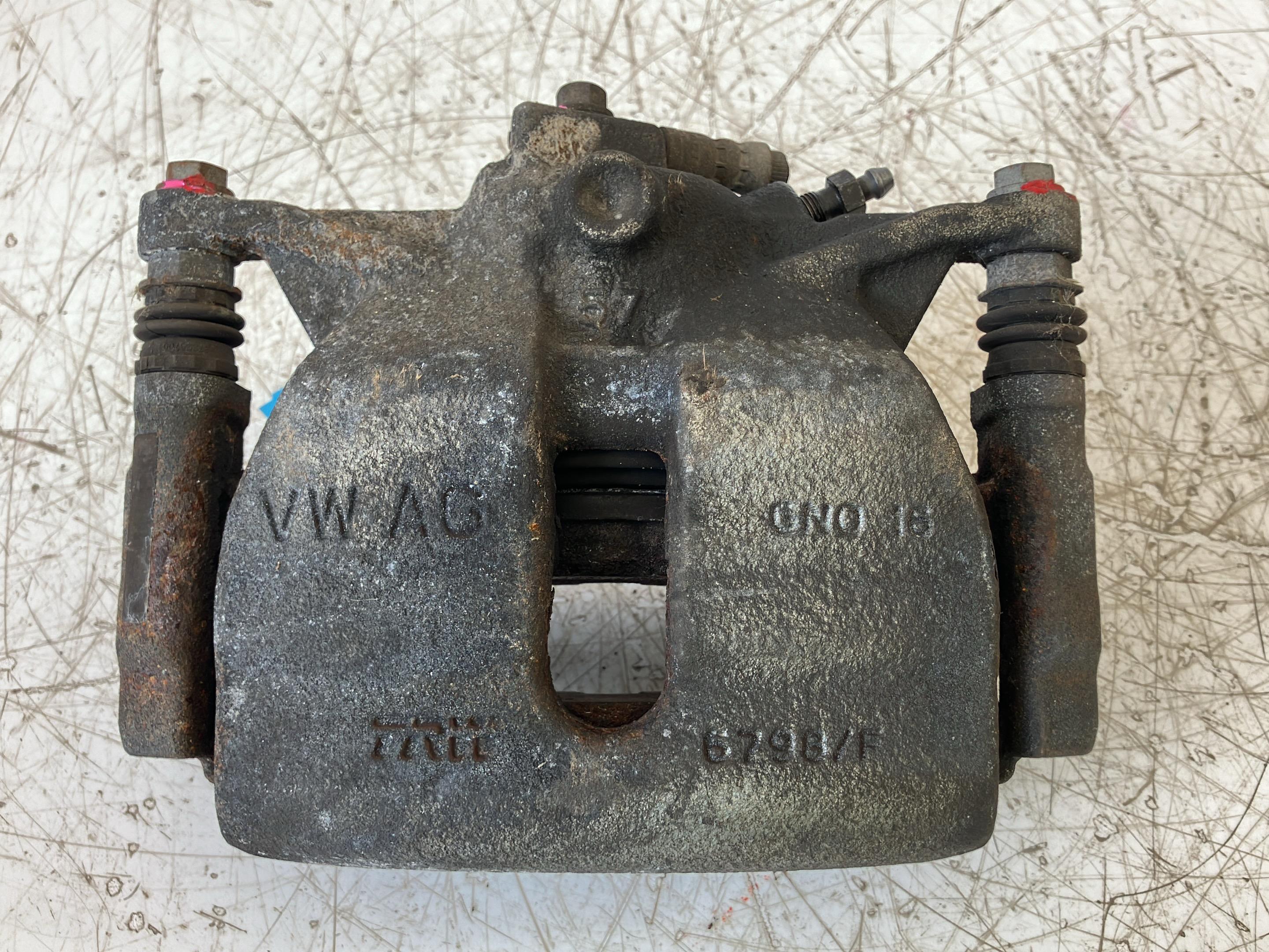 Bremssattel links vorne AUDI A3 Sportback (8V) 2.0 TDI  135 kW  184 PS (05.2013-> )