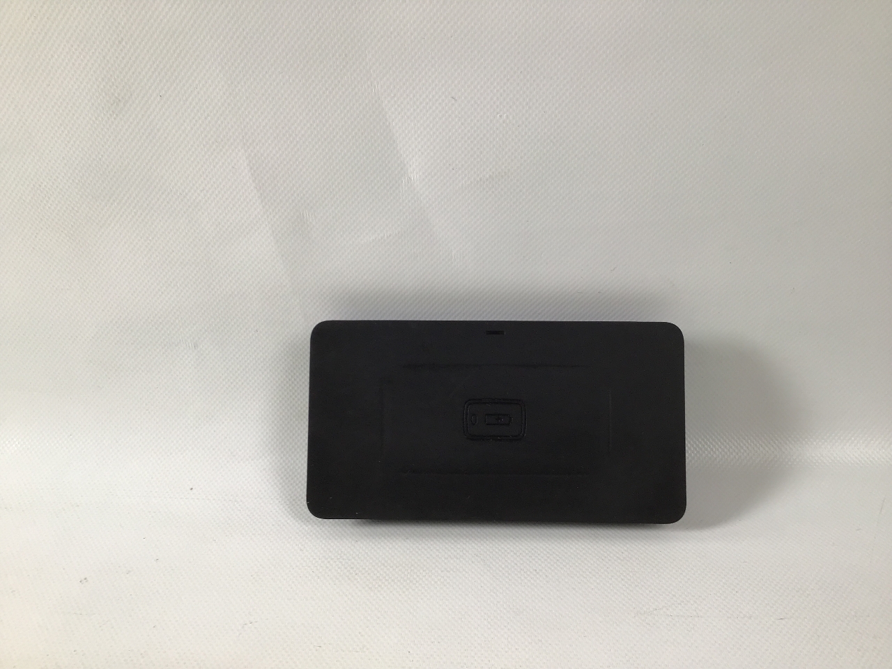 Station de recharge sans fil BMW 7er (G11, G12) 730d  195 kW  265 PS (09.2015-> ) Station de recharge sans fil BMW 7er (G11, G12) 730d  195 kW  265 PS (09.2015-> )