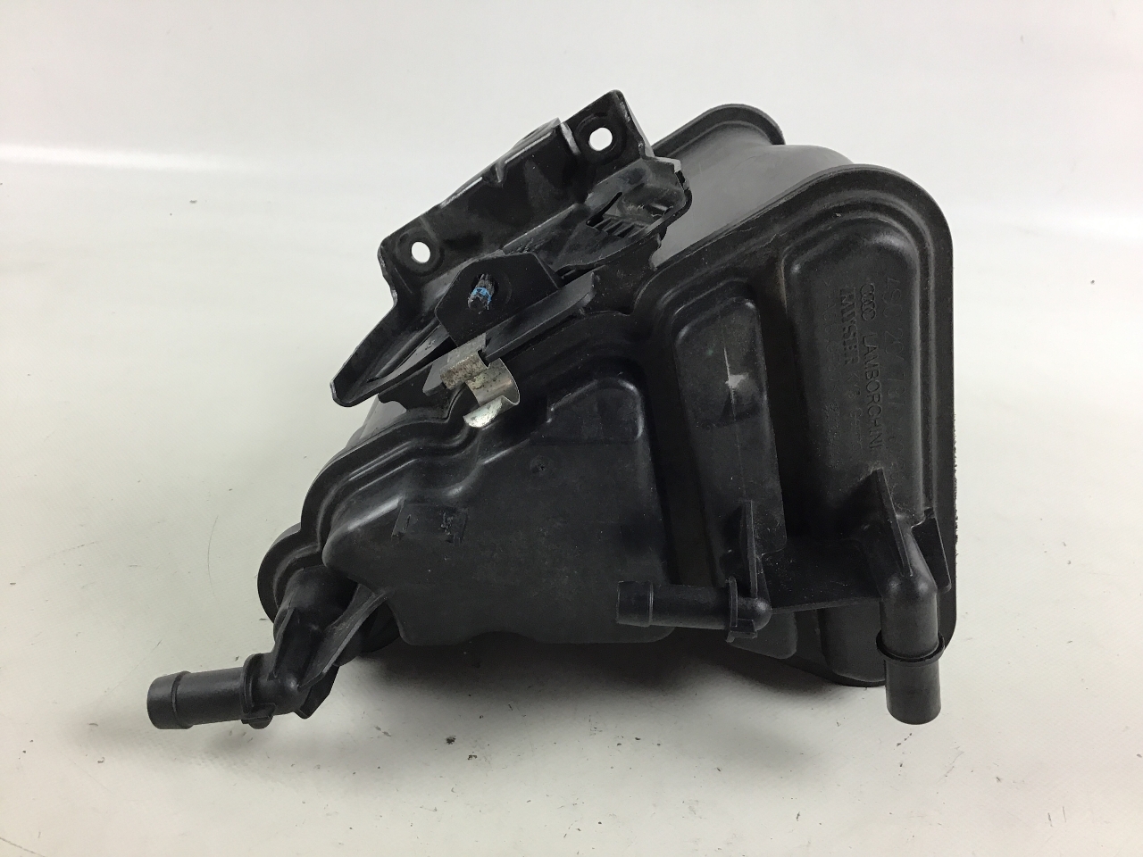 Réservoir de charbon actif AUDI R8 (4S) 5.2 FSI quattro  397 kW  540 PS (07.2015-> ) Réservoir de charbon actif AUDI R8 (4S) 5.2 FSI quattro  397 kW  540 PS (07.2015-> )