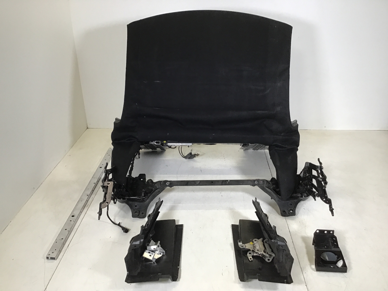 Dach Cabrio AUDI R8 Spyder (42) 5.2 FSI quattro  386 kW  525 PS (02.2010-07.2015) Dach Cabrio AUDI R8 Spyder (42) 5.2 FSI quattro  386 kW  525 PS (02.2010-07.2015)